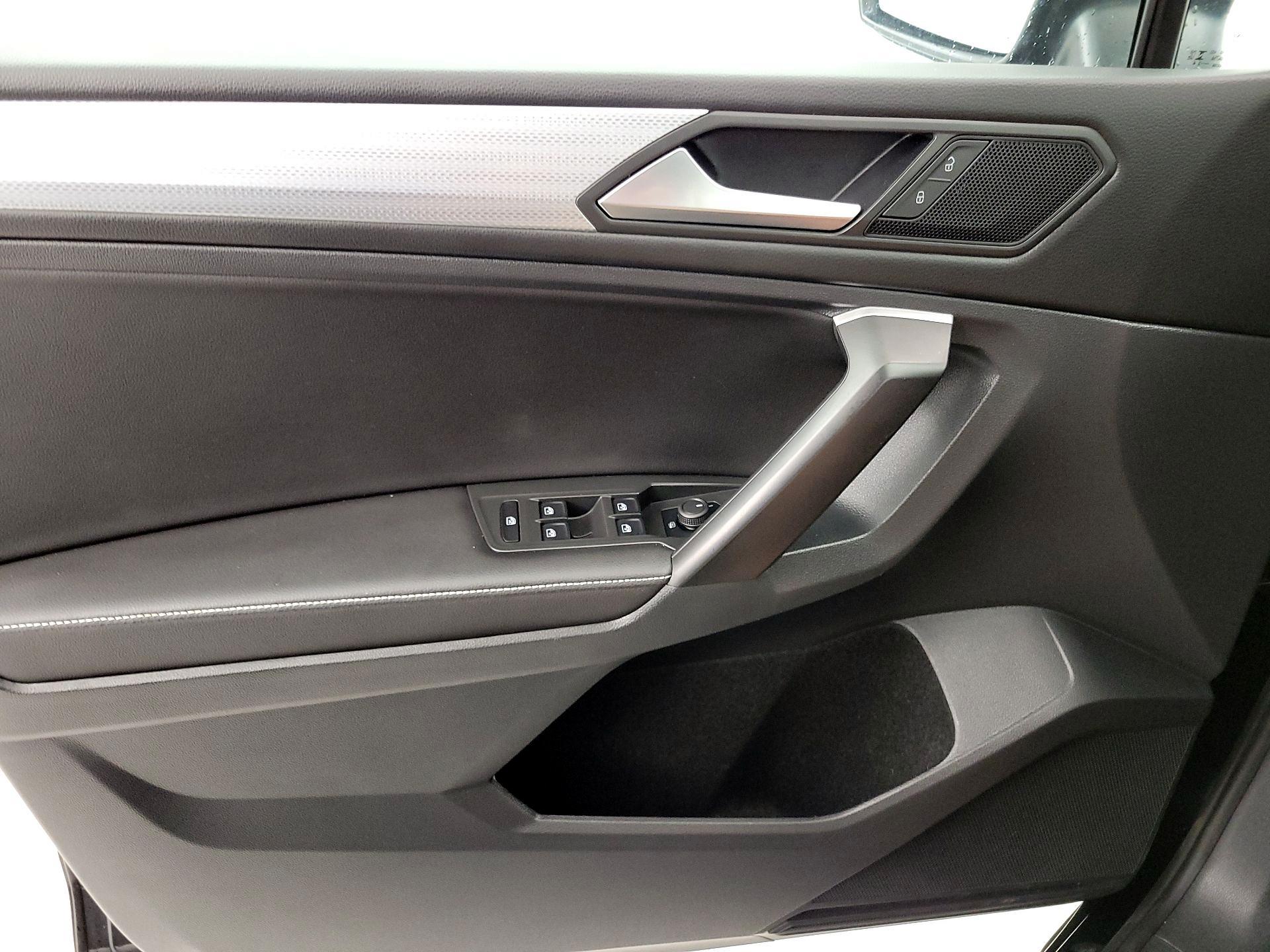 Thumbnail: 2024 Volkswagen Tiguan - 12