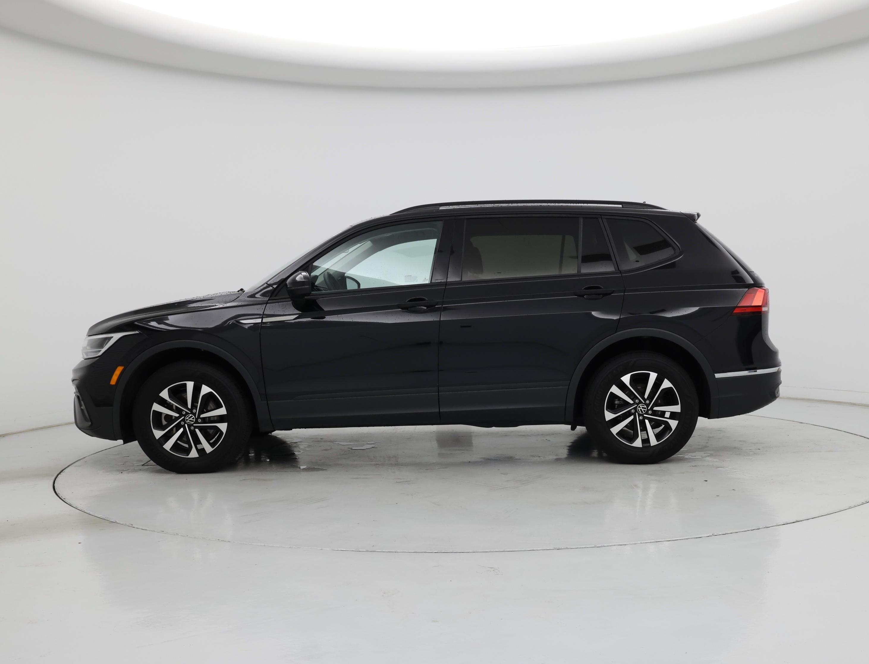 Thumbnail: 2024 Volkswagen Tiguan - 3