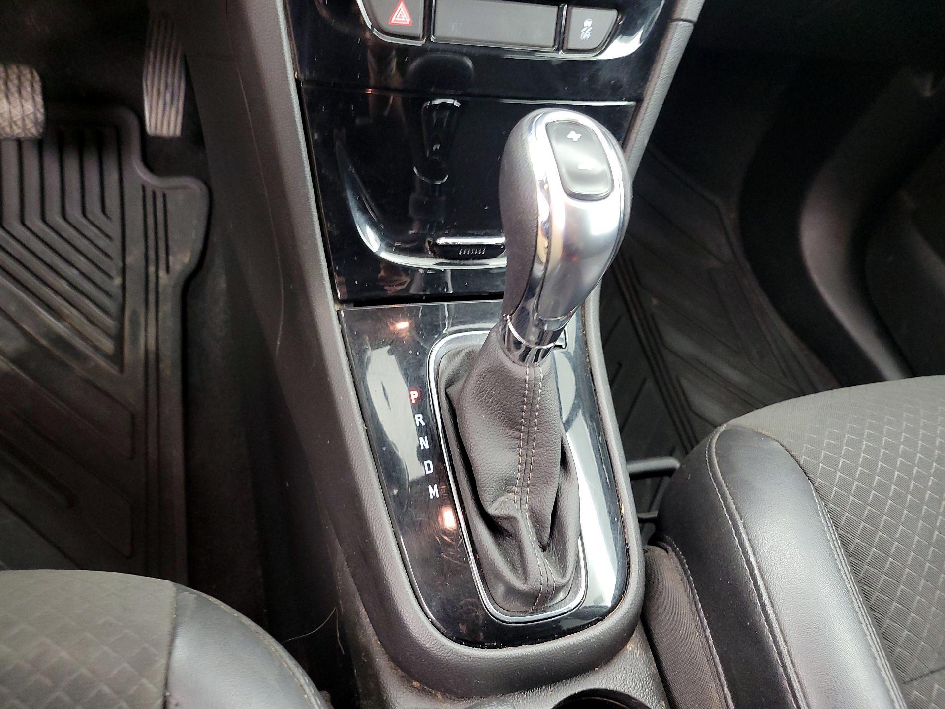 Thumbnail: 2019 Buick Encore - 17
