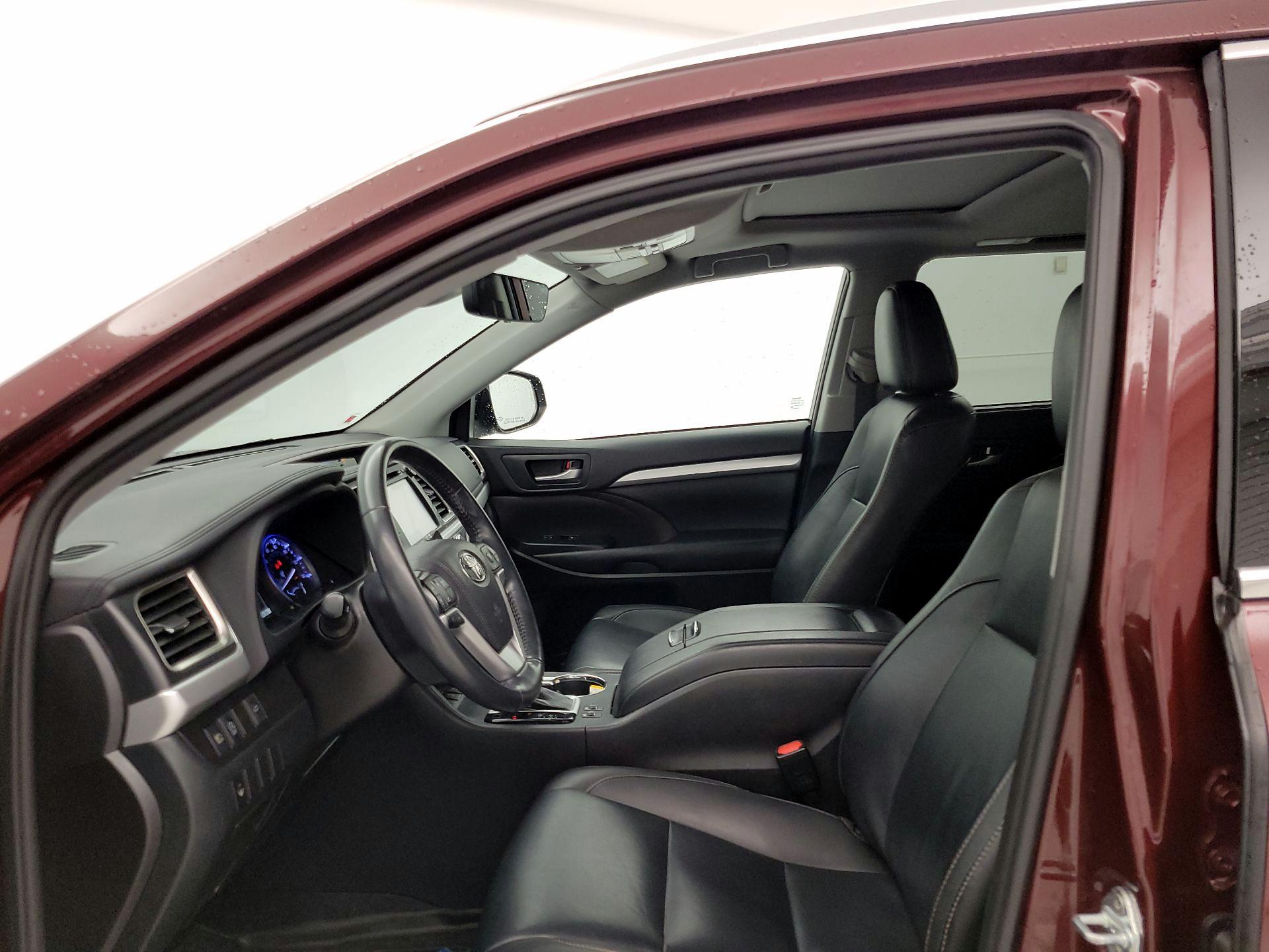 Thumbnail: 2019 Toyota Highlander - 11