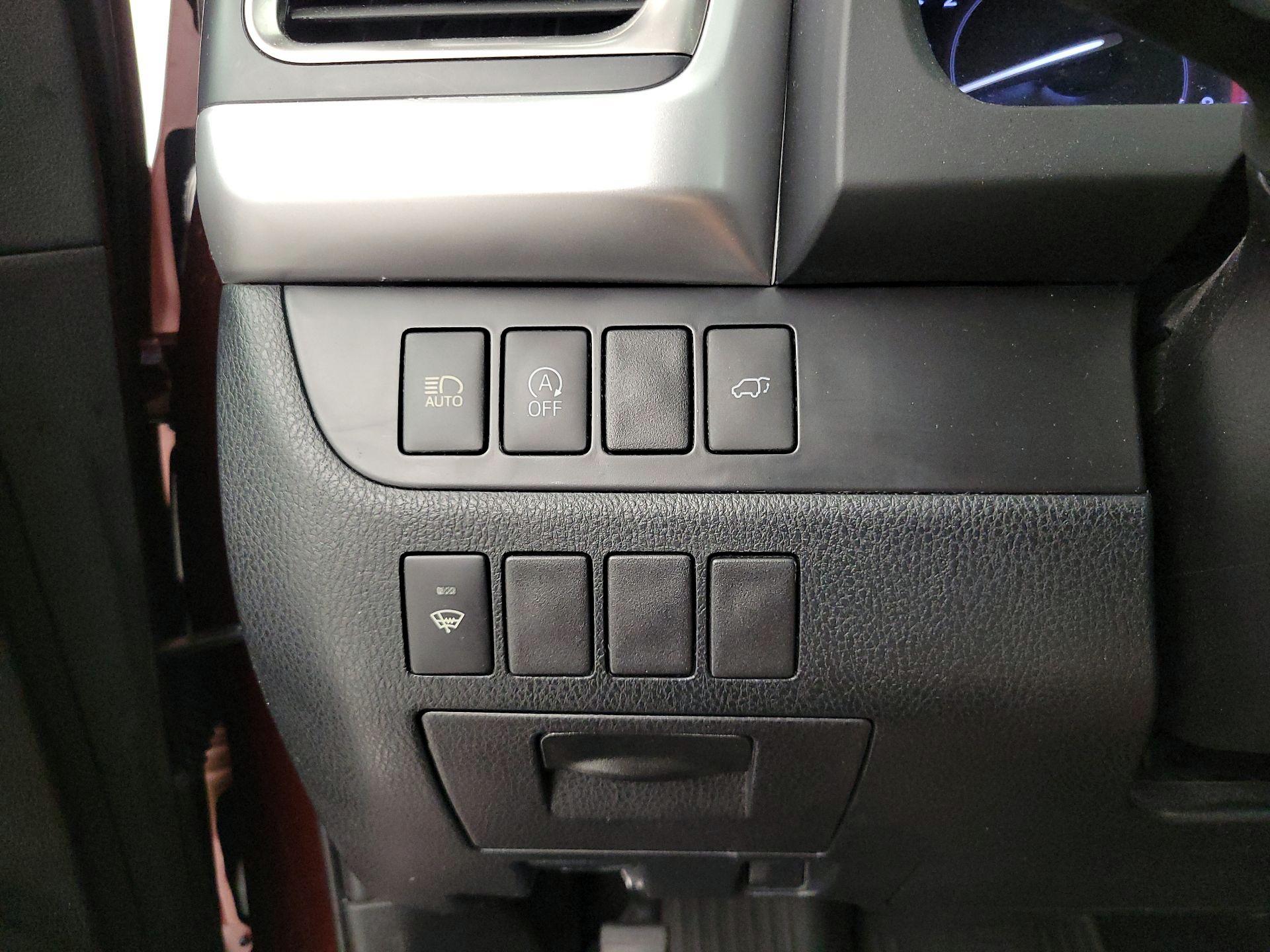 Thumbnail: 2019 Toyota Highlander - 13
