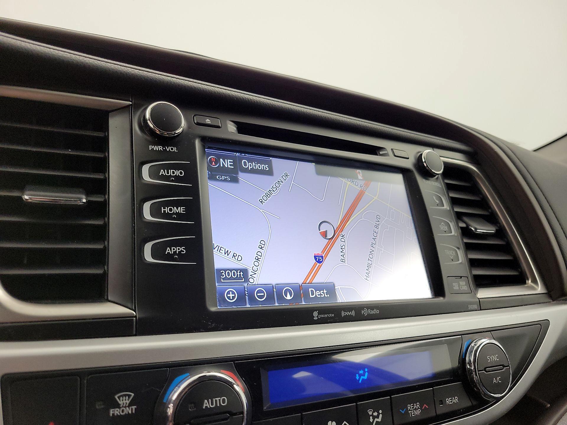 Thumbnail: 2019 Toyota Highlander - 14