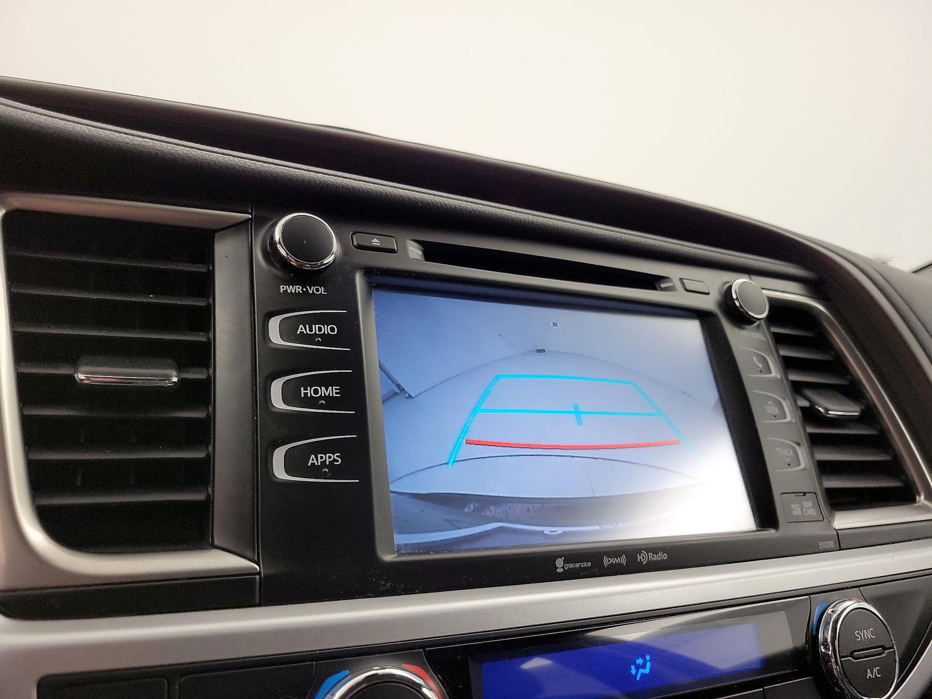 Thumbnail: 2019 Toyota Highlander - 15