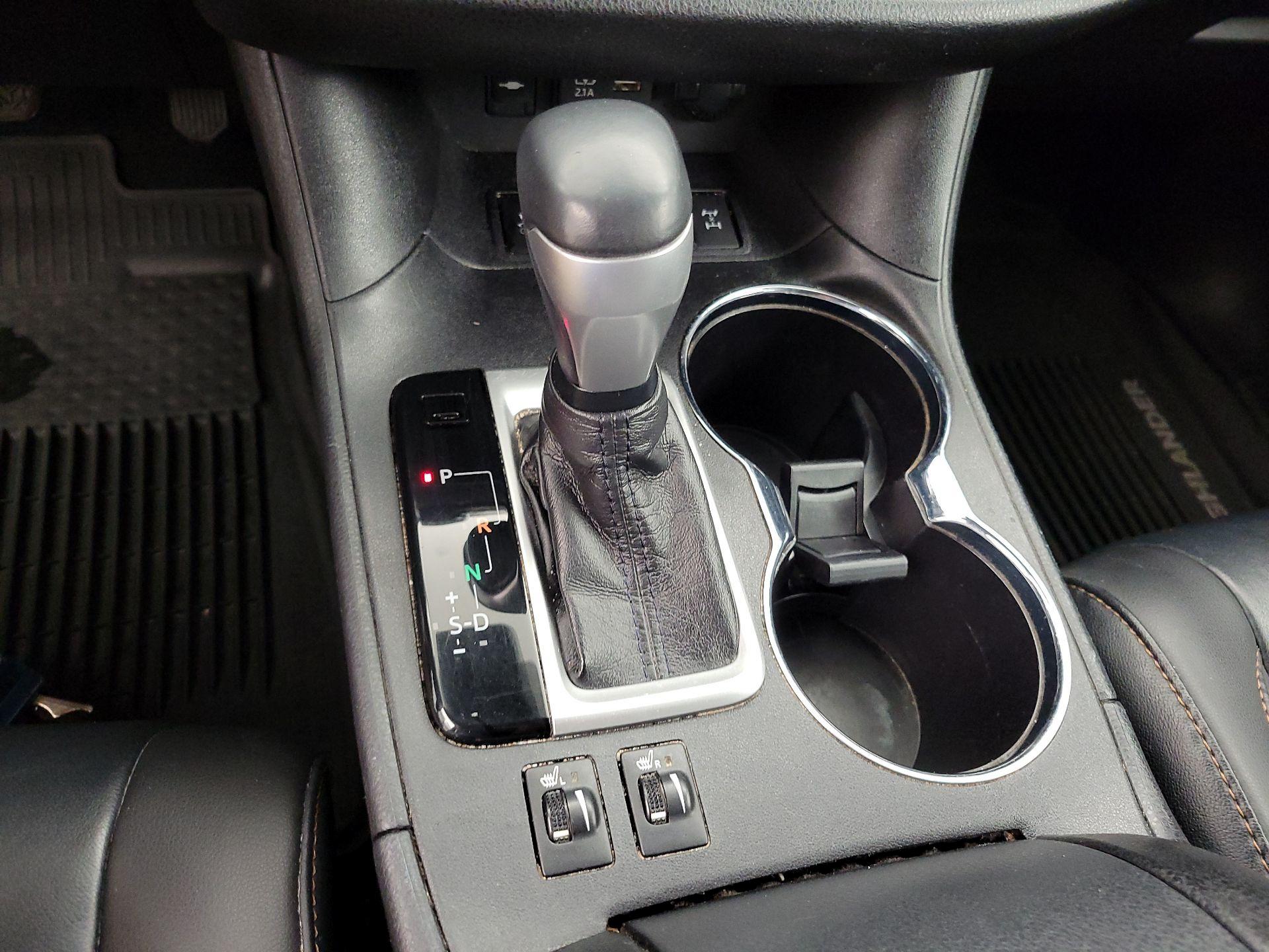 Thumbnail: 2019 Toyota Highlander - 18