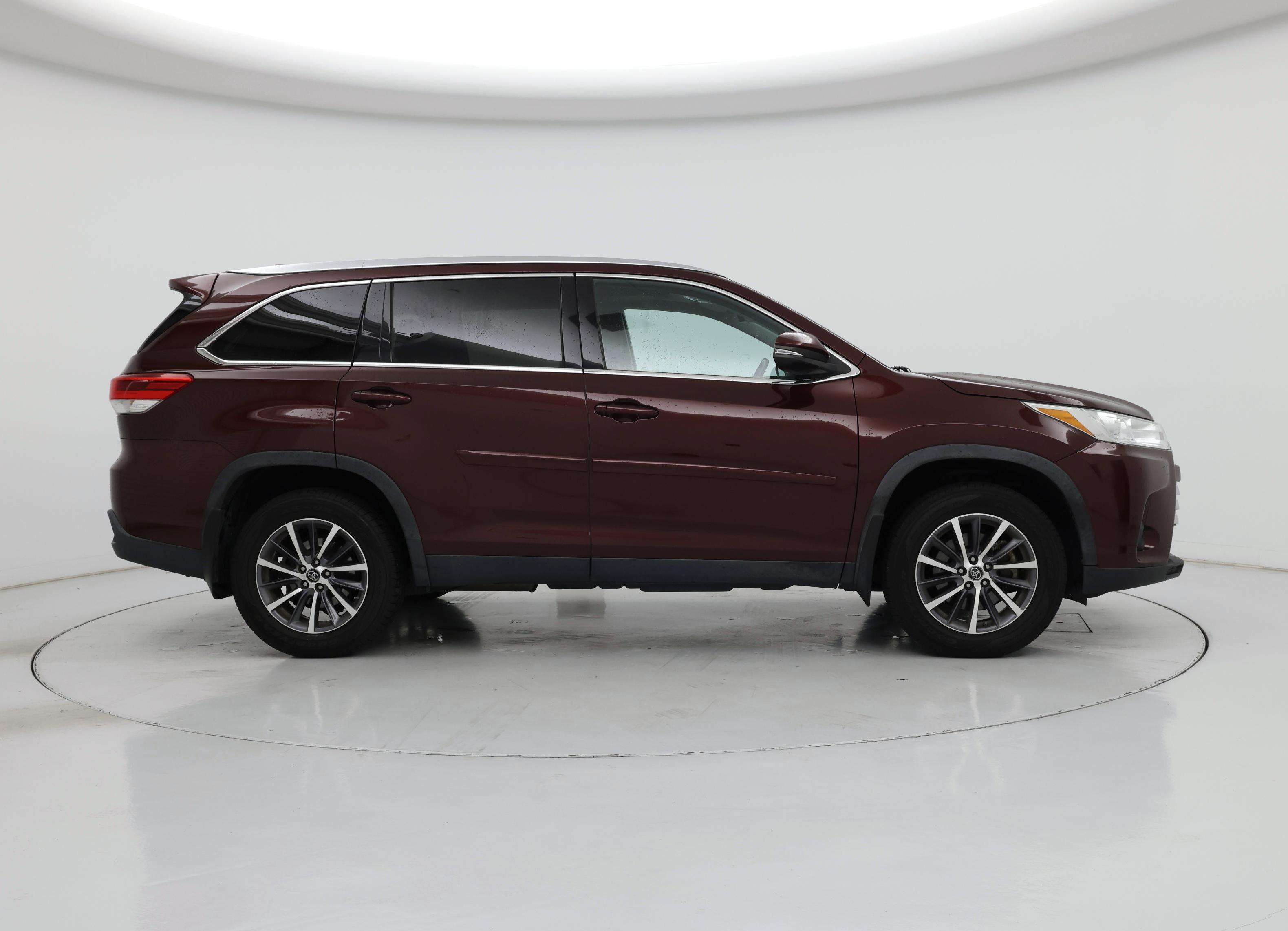 Thumbnail: 2019 Toyota Highlander - 7