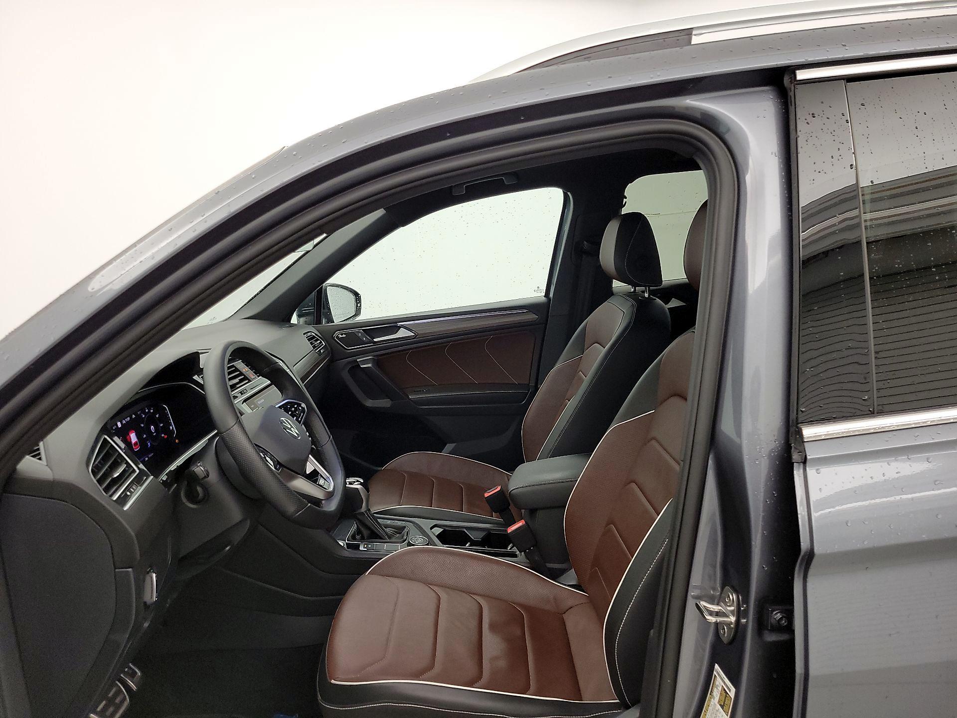 Thumbnail: 2024 Volkswagen Tiguan - 11