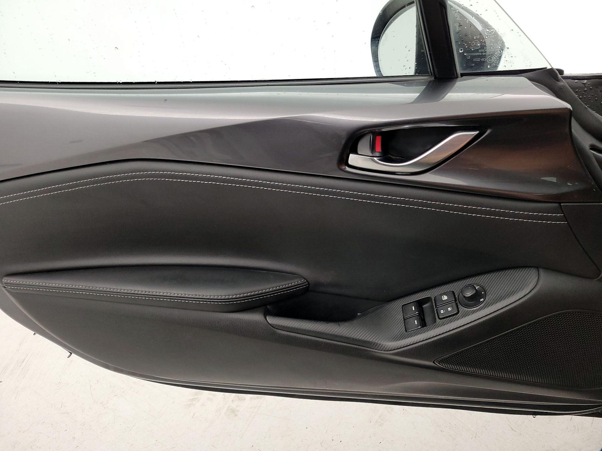 Thumbnail: 2021 Mazda MX-5 Miata - 12