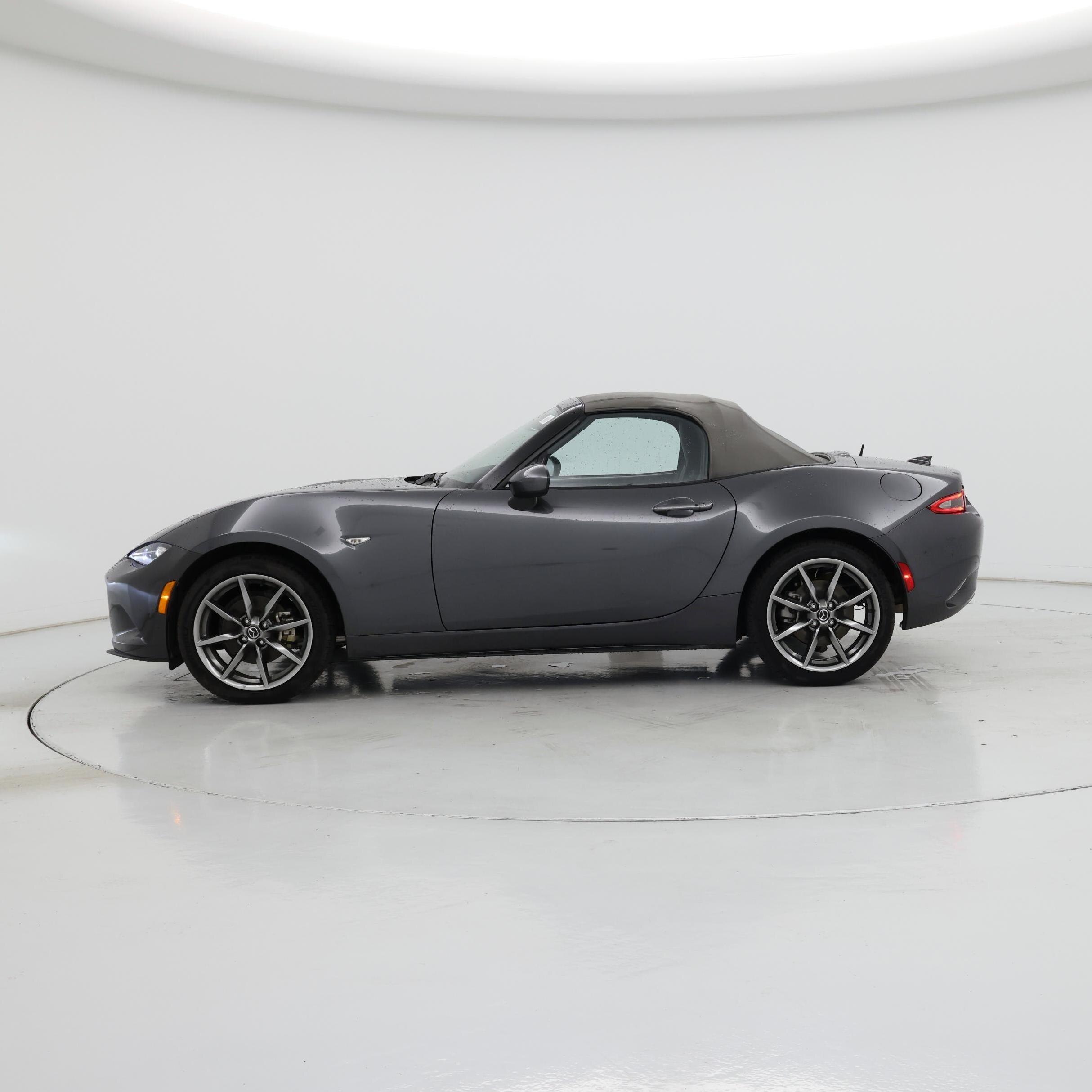Thumbnail: 2021 Mazda MX-5 Miata - 3