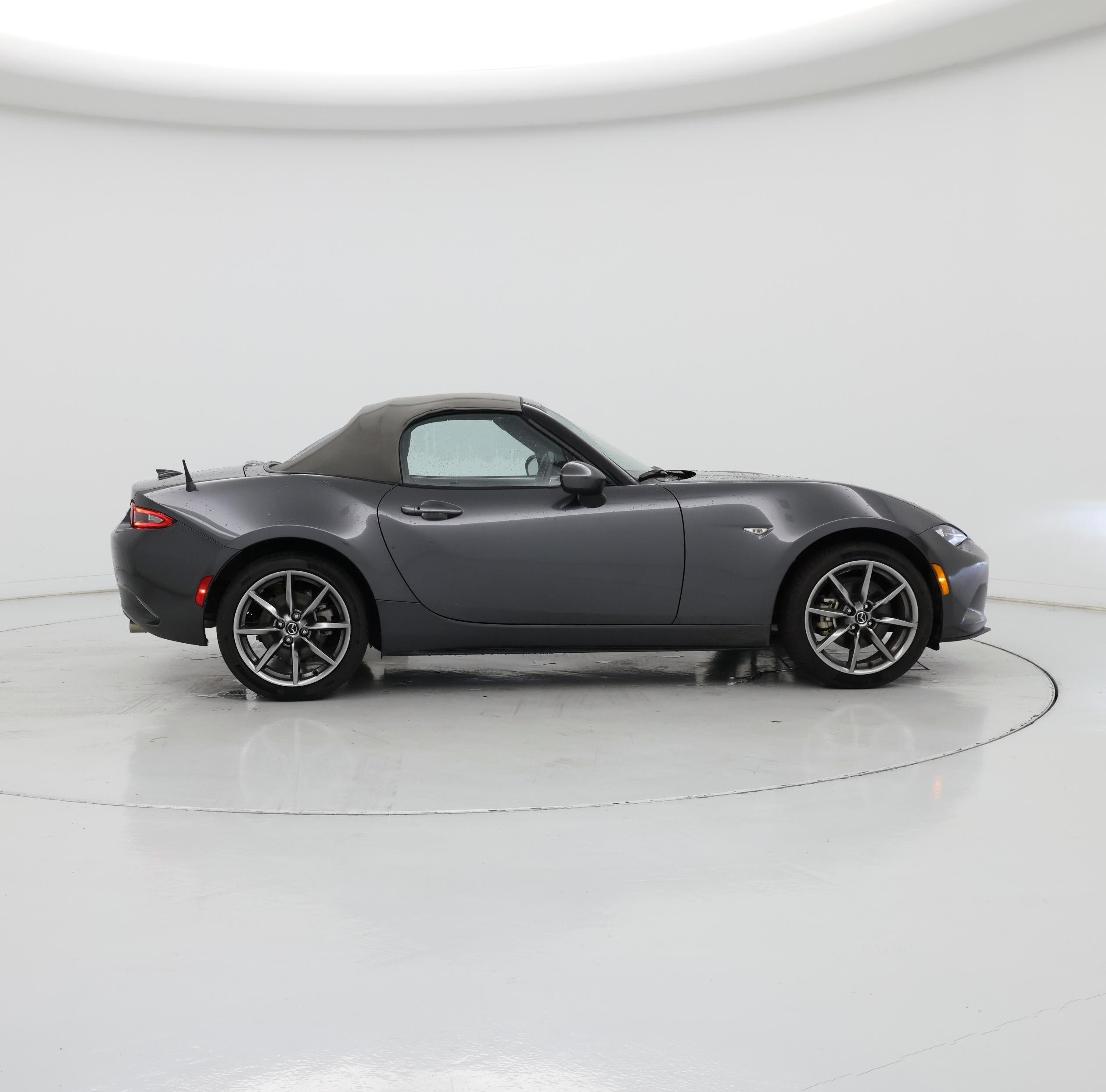 Thumbnail: 2021 Mazda MX-5 Miata - 7