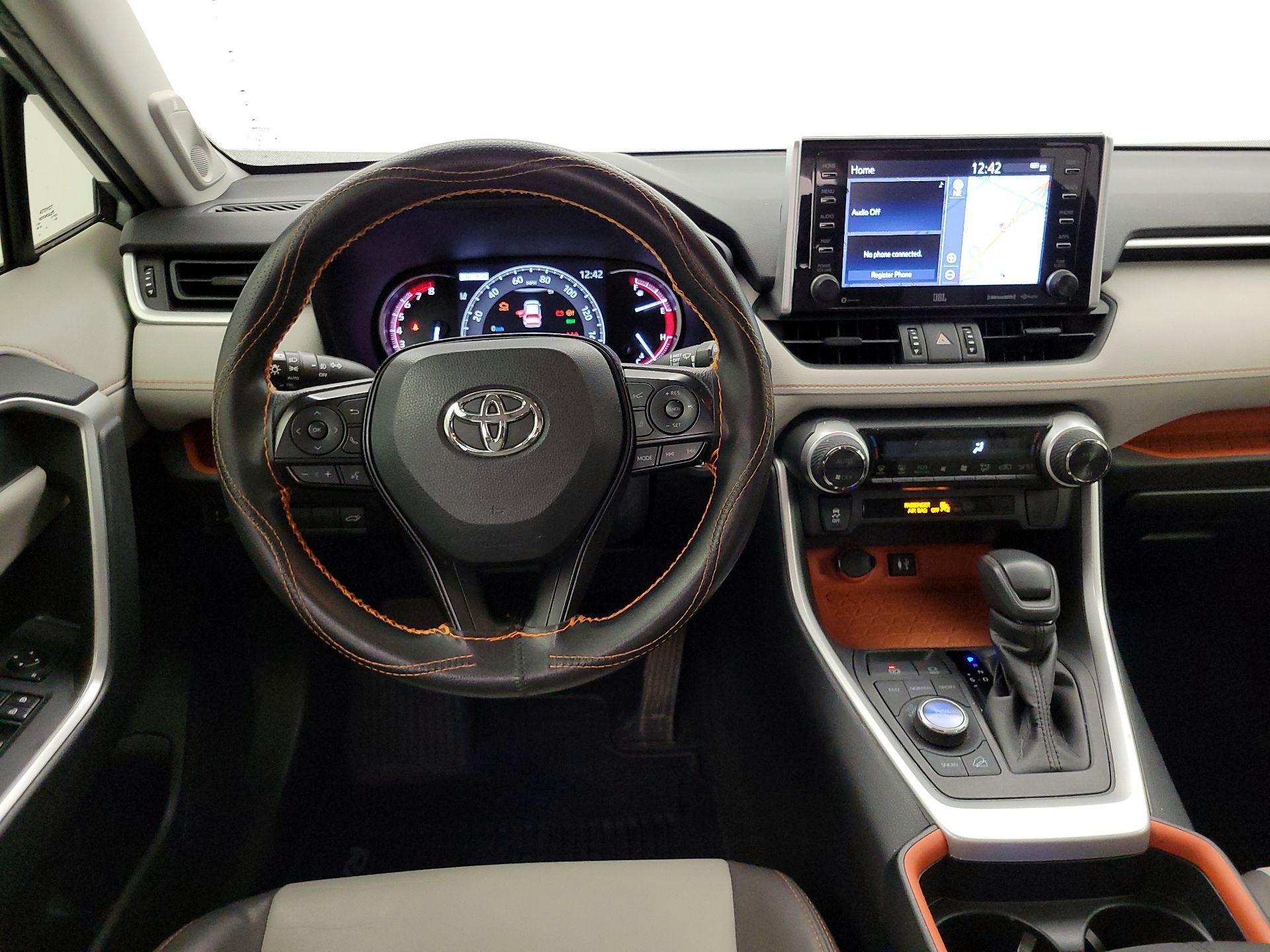 Thumbnail: 2019 Toyota RAV4 - 10