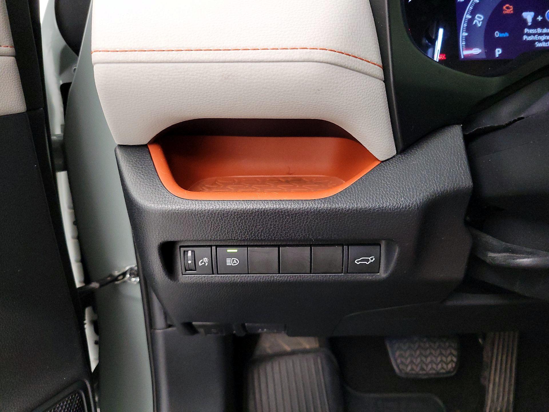 Thumbnail: 2019 Toyota RAV4 - 13