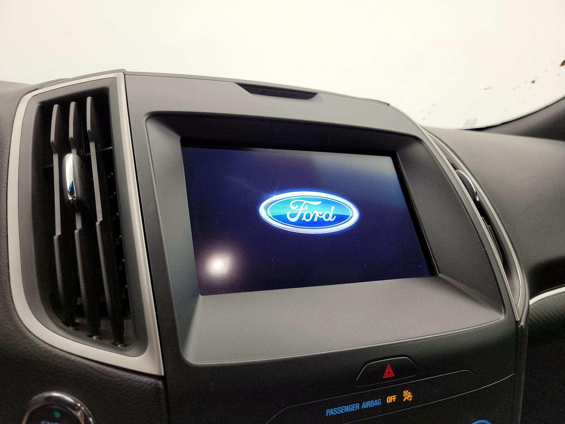 Thumbnail: 2020 Ford Edge - 16