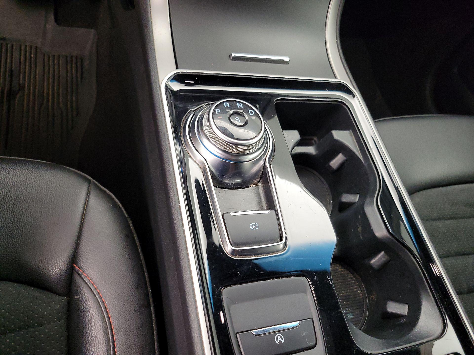 Thumbnail: 2020 Ford Edge - 18