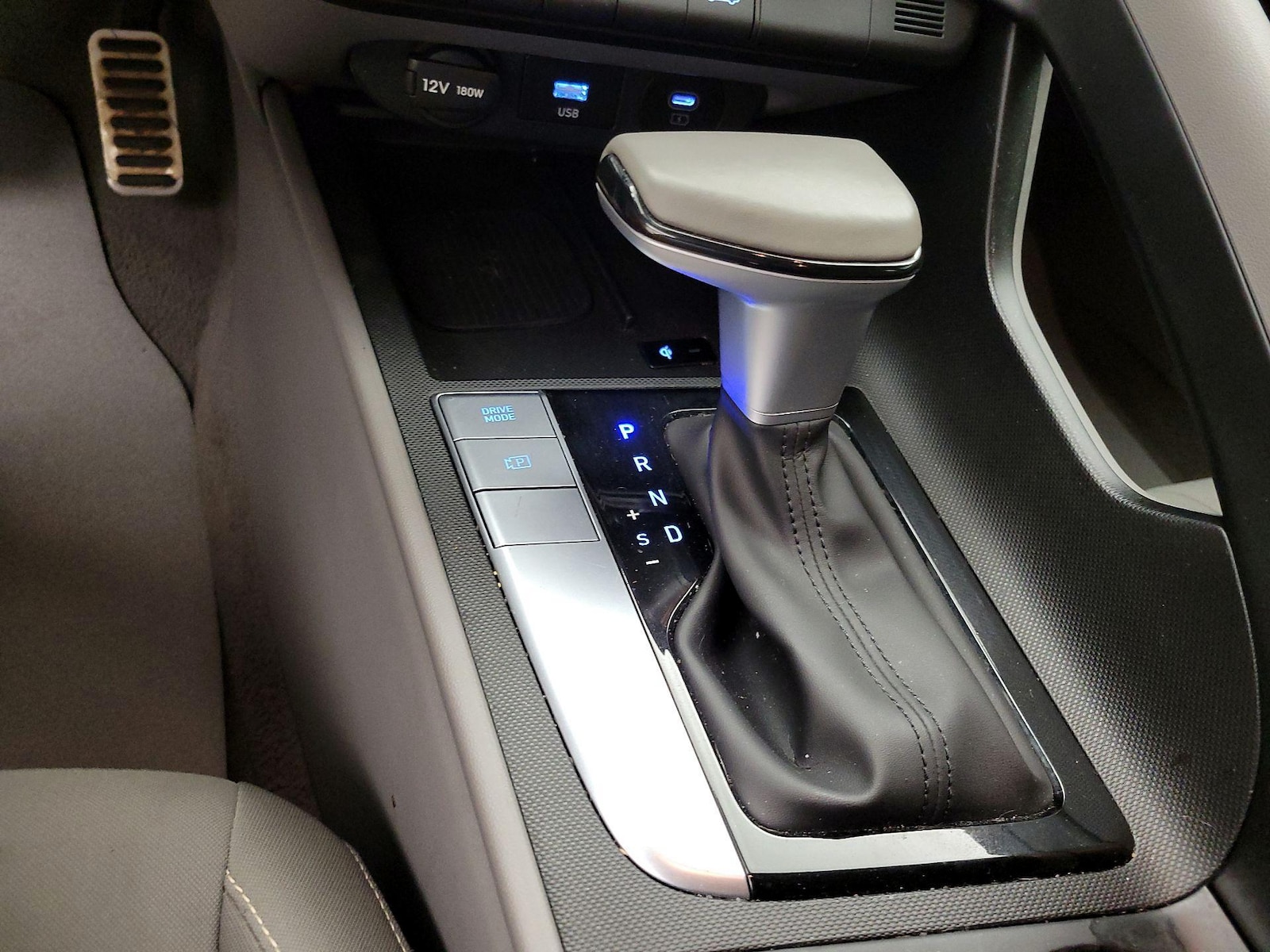 2025 Hyundai Elantra SEL - Photo 19