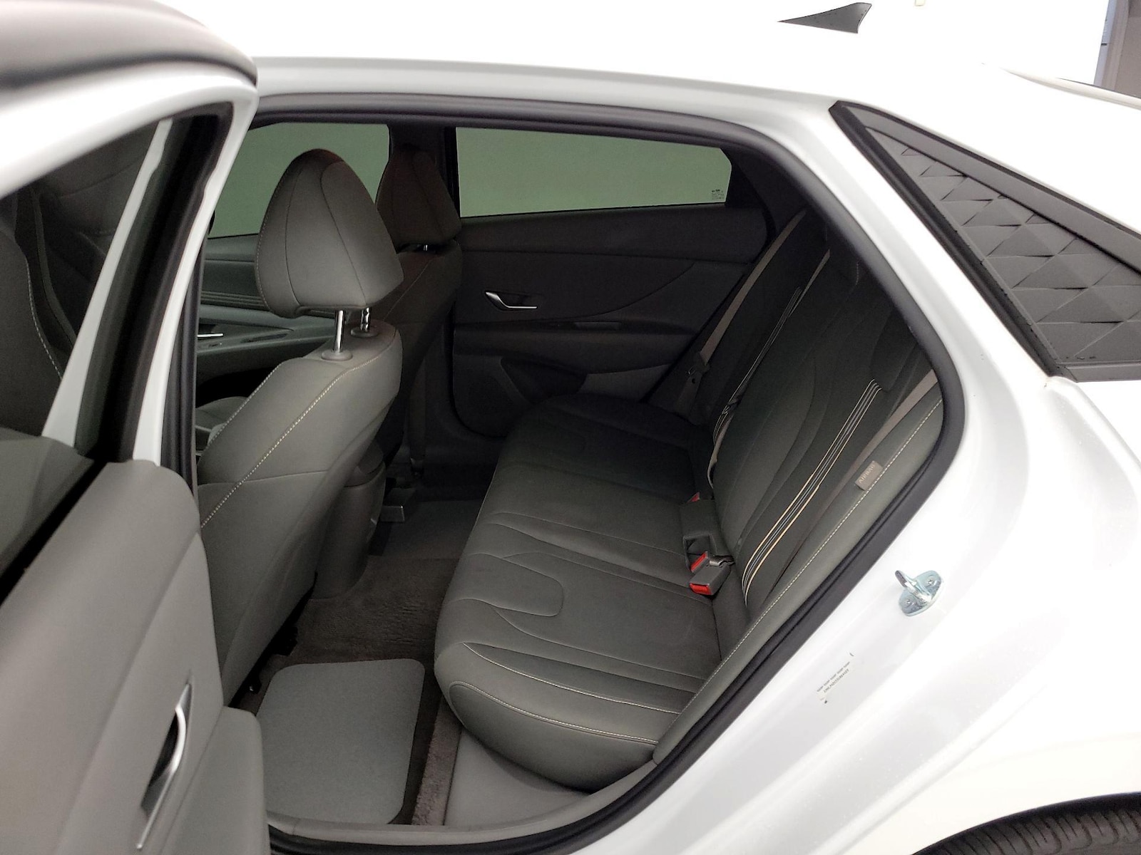 2025 Hyundai Elantra SEL - Photo 21