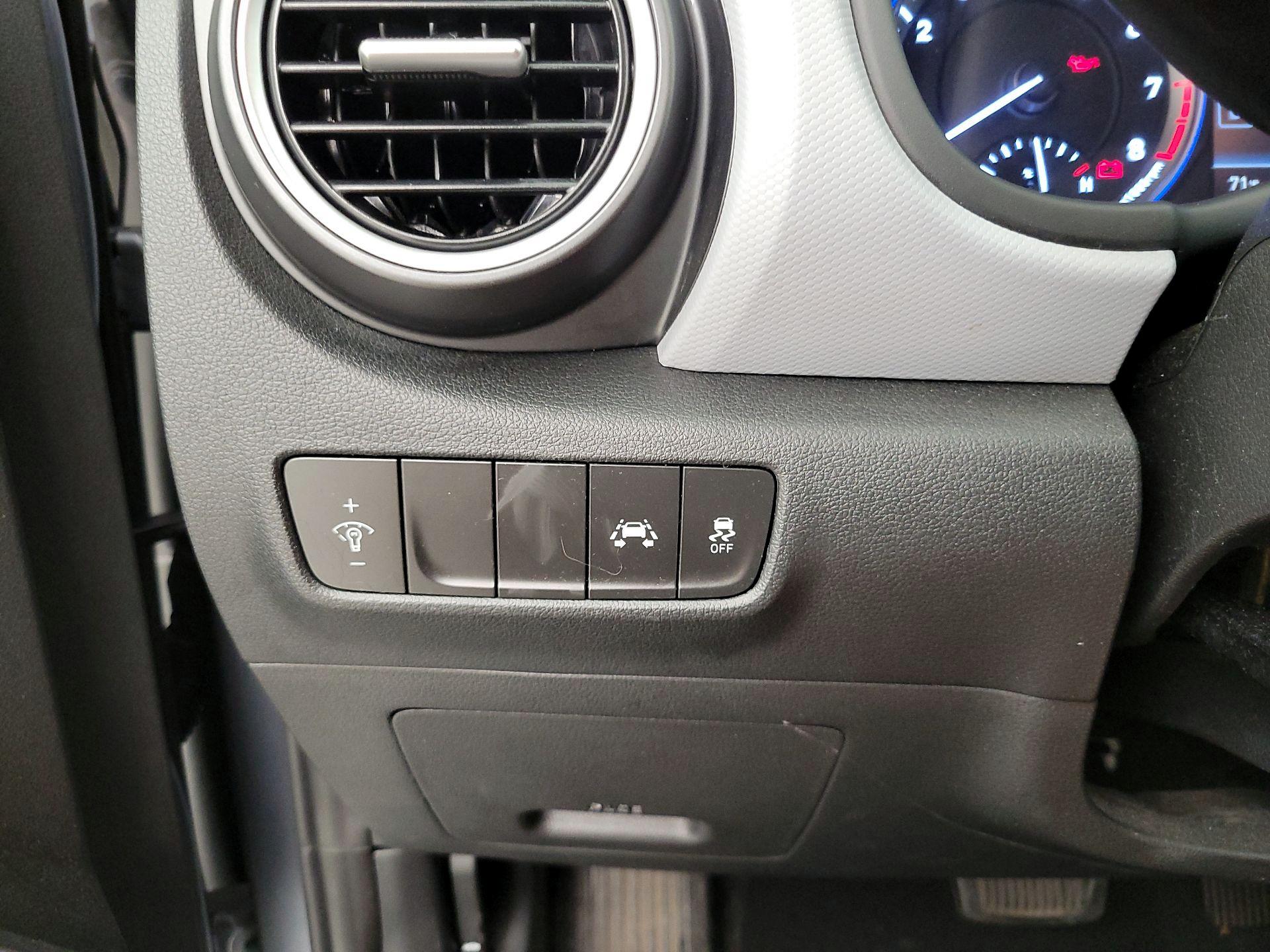 Thumbnail: 2021 Hyundai Kona - 13