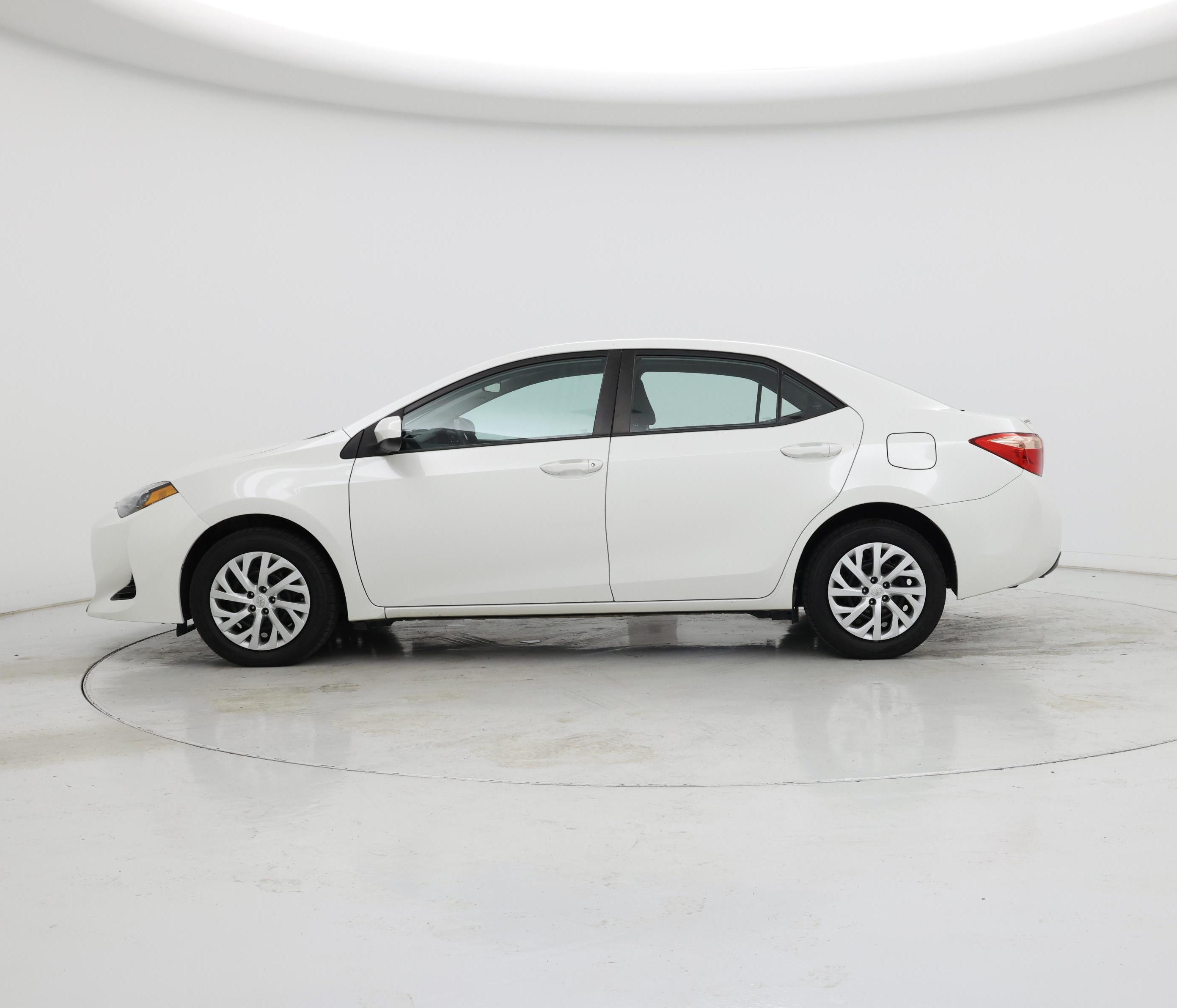 Thumbnail: 2018 Toyota Corolla - 3