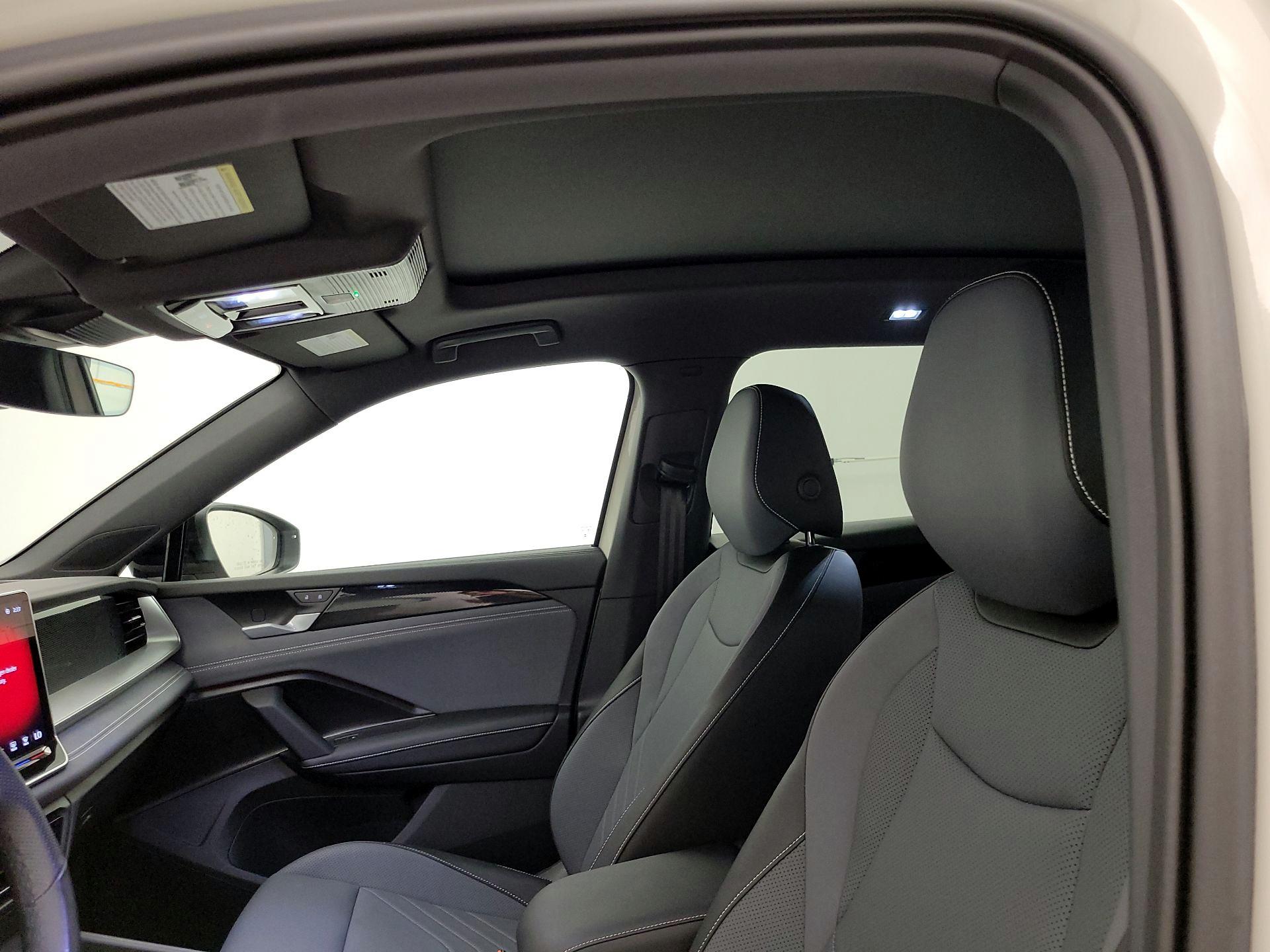 Thumbnail: 2025 Volkswagen Tiguan - 18