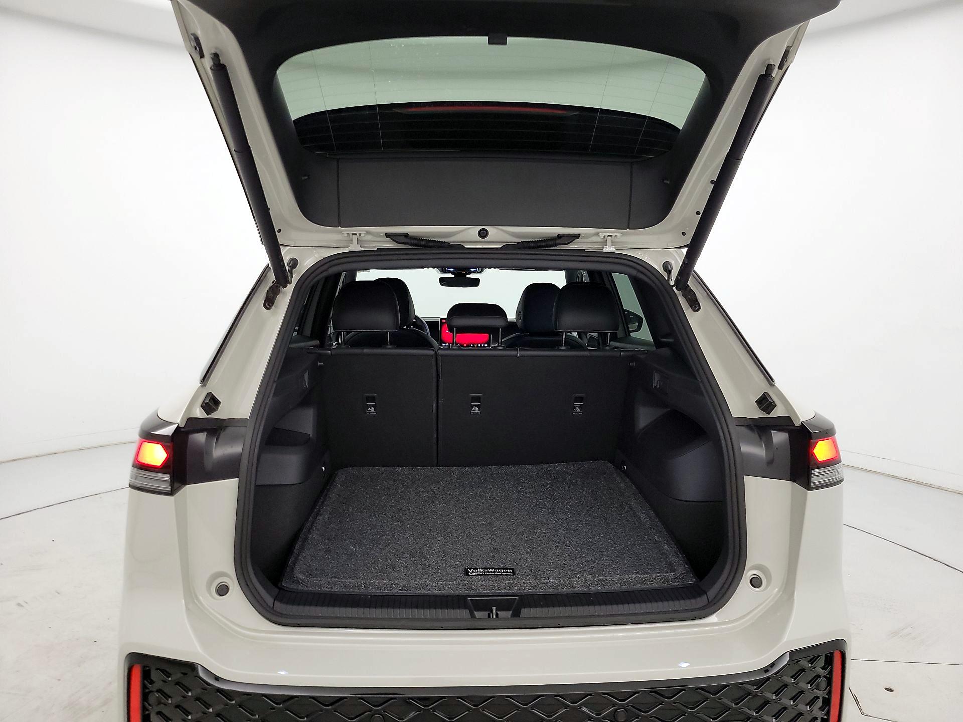 Thumbnail: 2025 Volkswagen Tiguan - 20