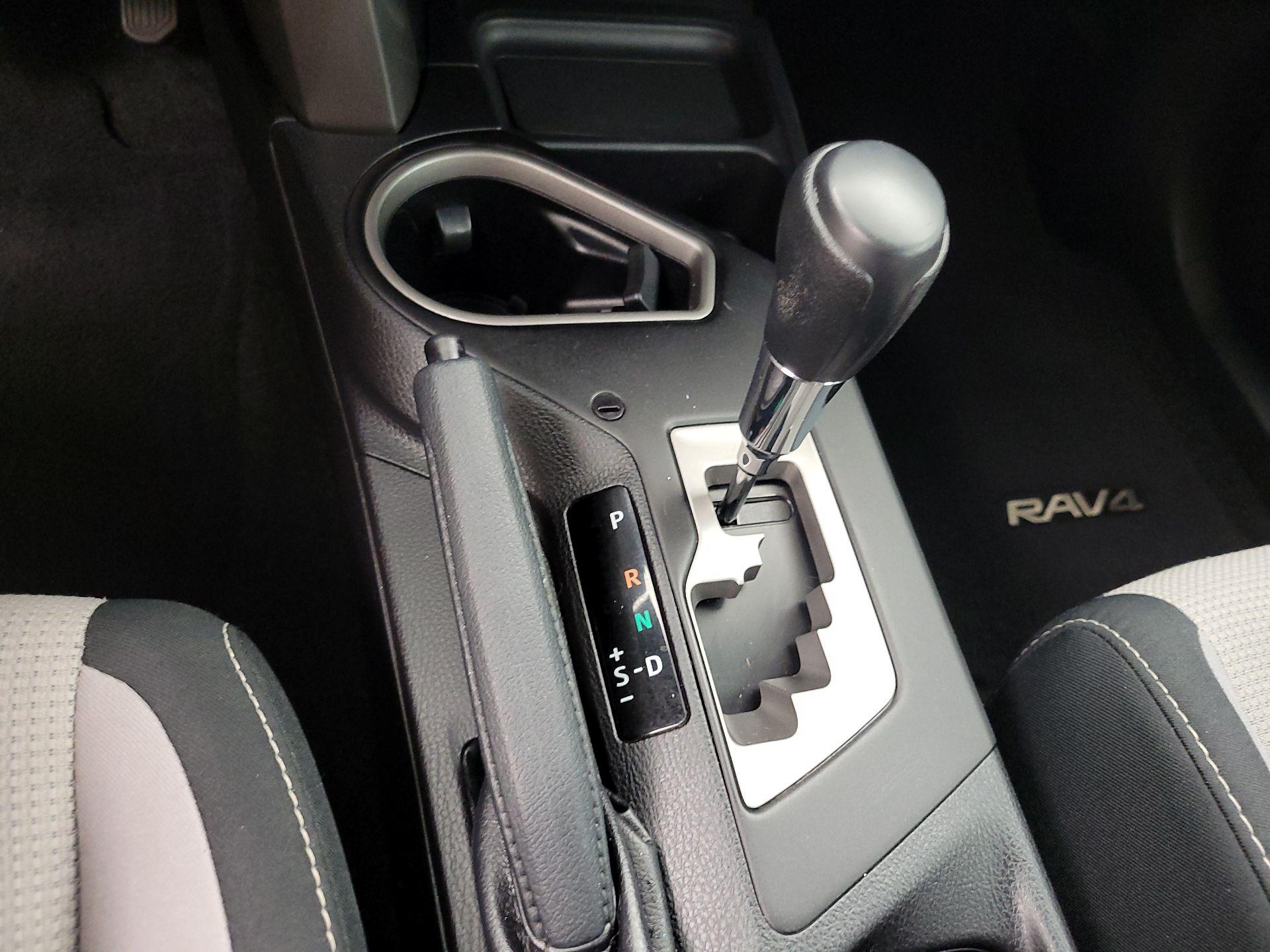 Thumbnail: 2018 Toyota RAV4 - 18