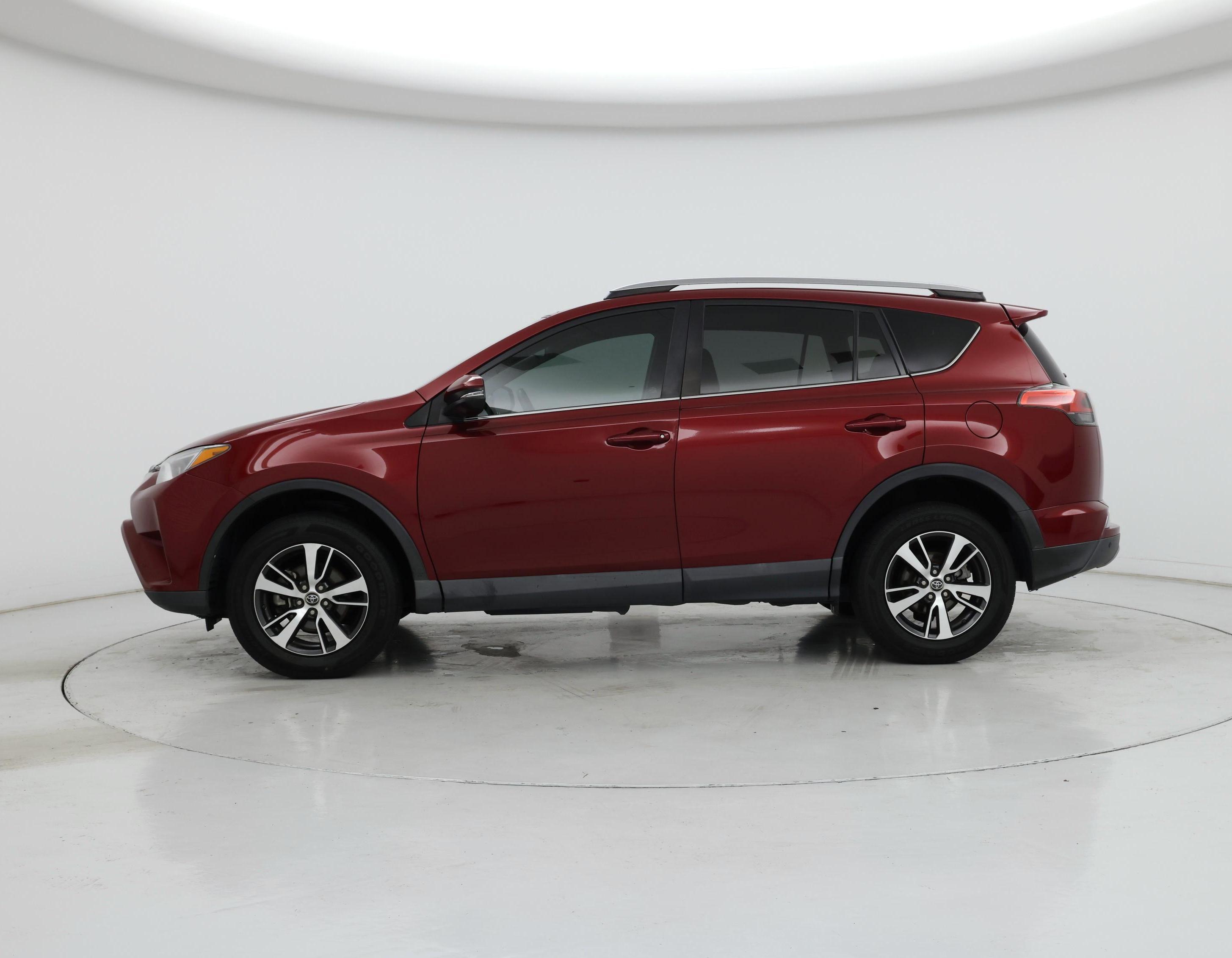 Thumbnail: 2018 Toyota RAV4 - 3
