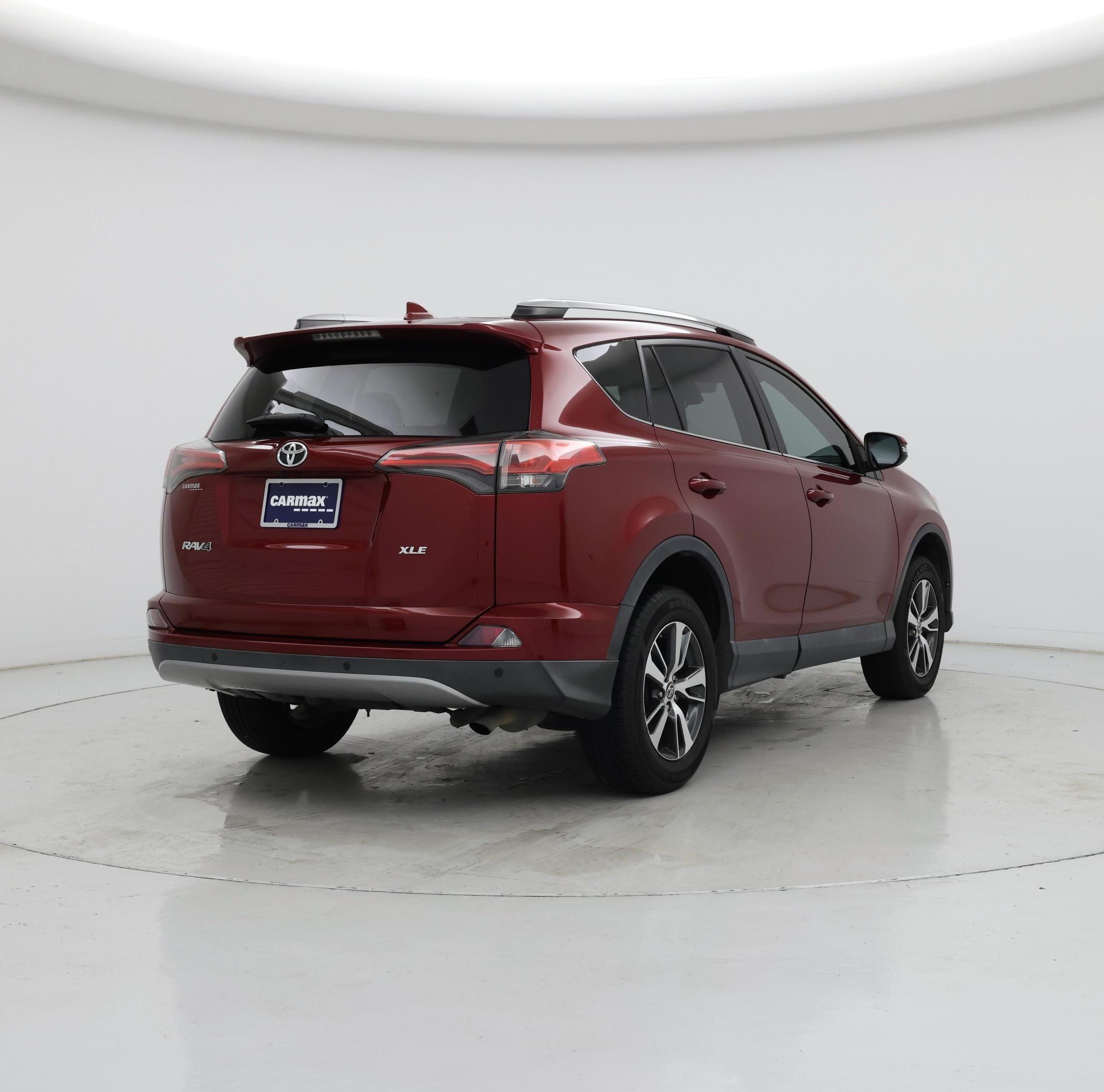 Thumbnail: 2018 Toyota RAV4 - 8