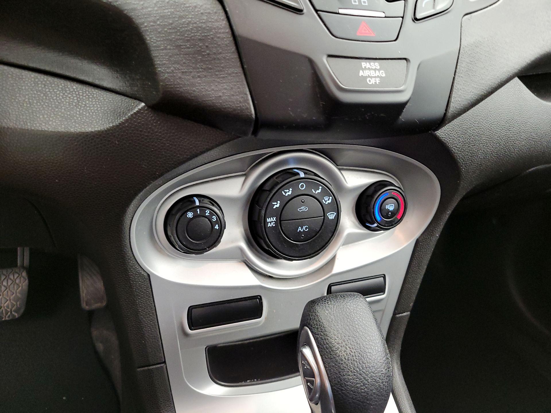 Thumbnail: 2019 Ford Fiesta - 16