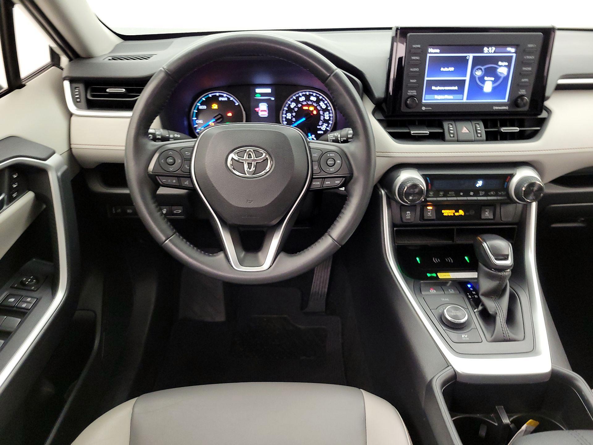 Thumbnail: 2022 Toyota RAV4 - 10