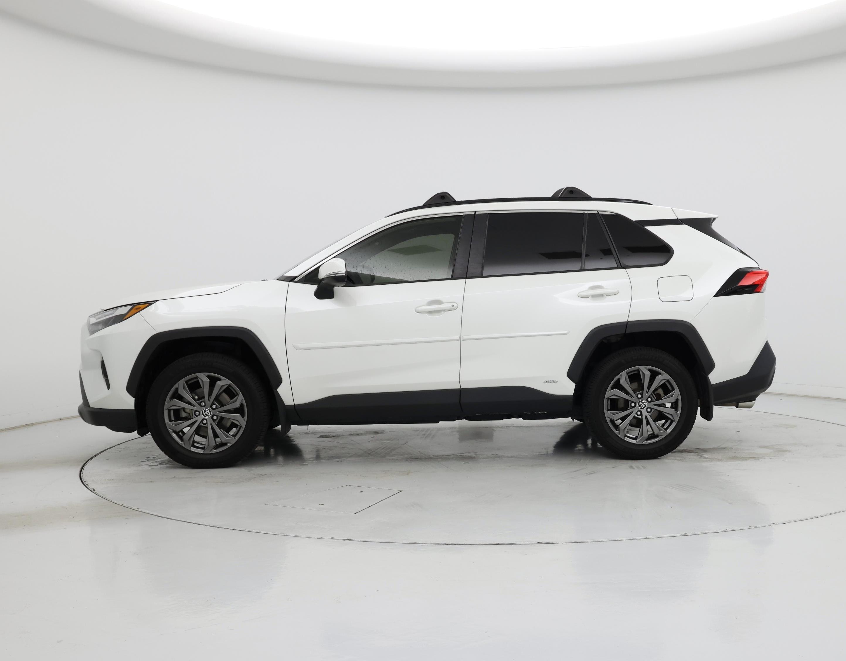 Thumbnail: 2022 Toyota RAV4 - 3