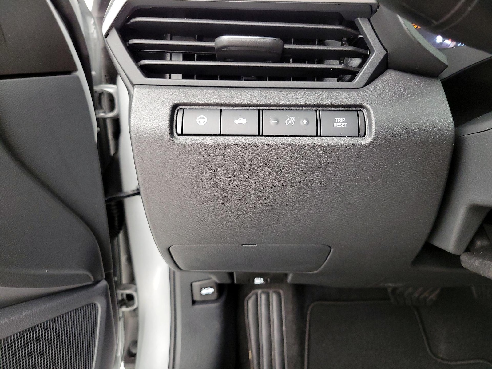 2025 Nissan Altima SL - Photo 14