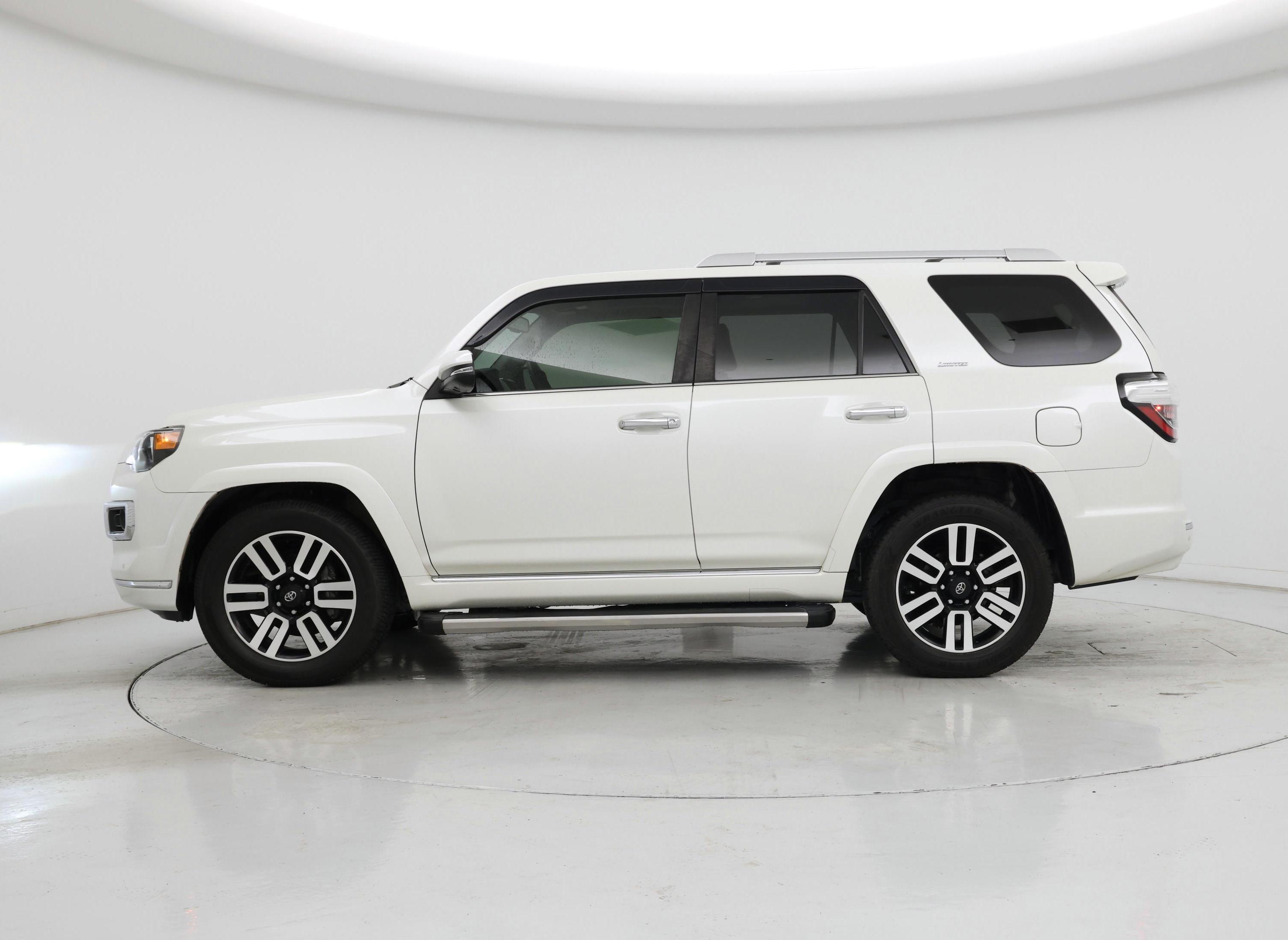 Thumbnail: 2022 Toyota 4Runner - 3