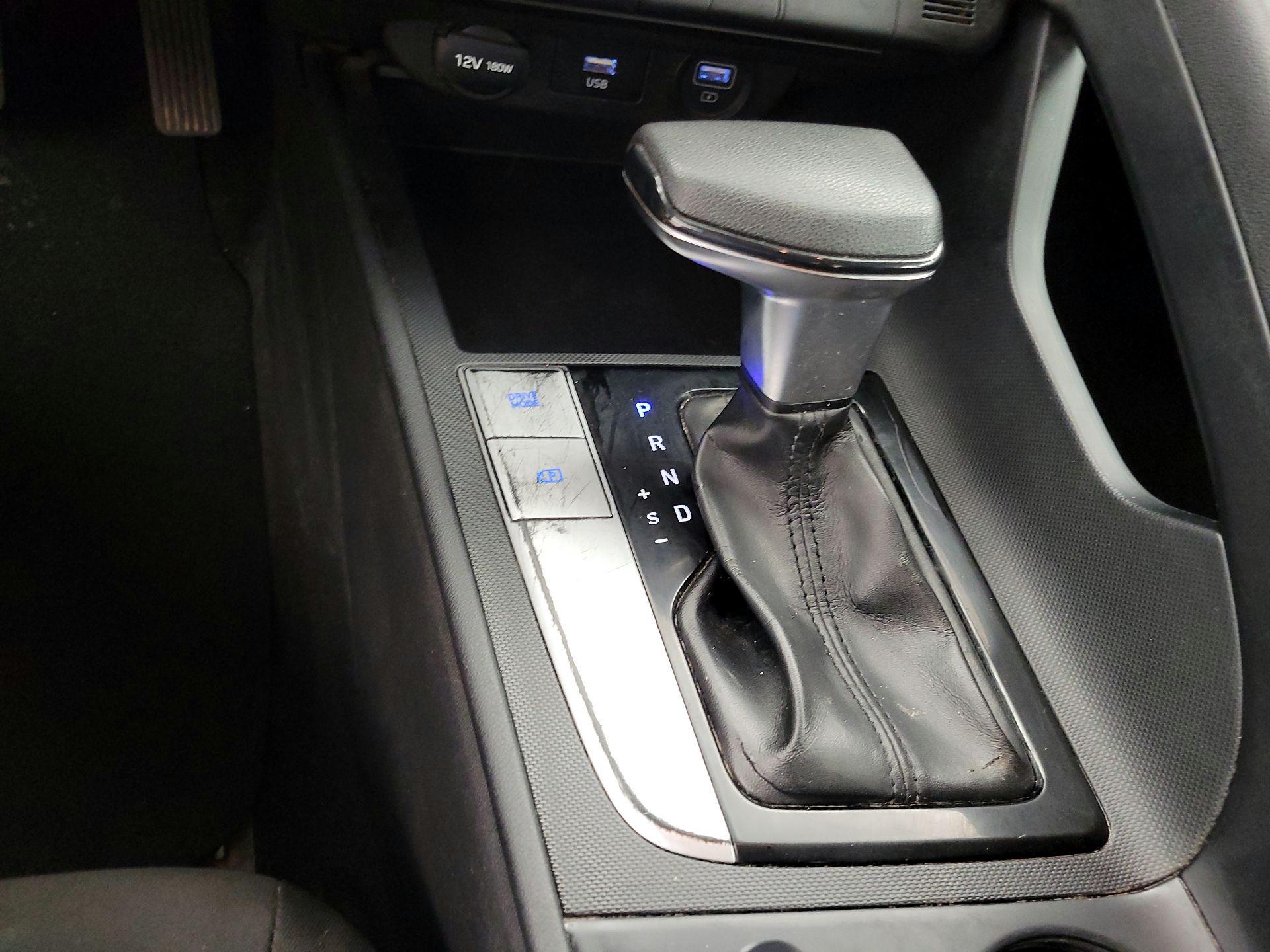 Thumbnail: 2021 Hyundai Elantra - 17
