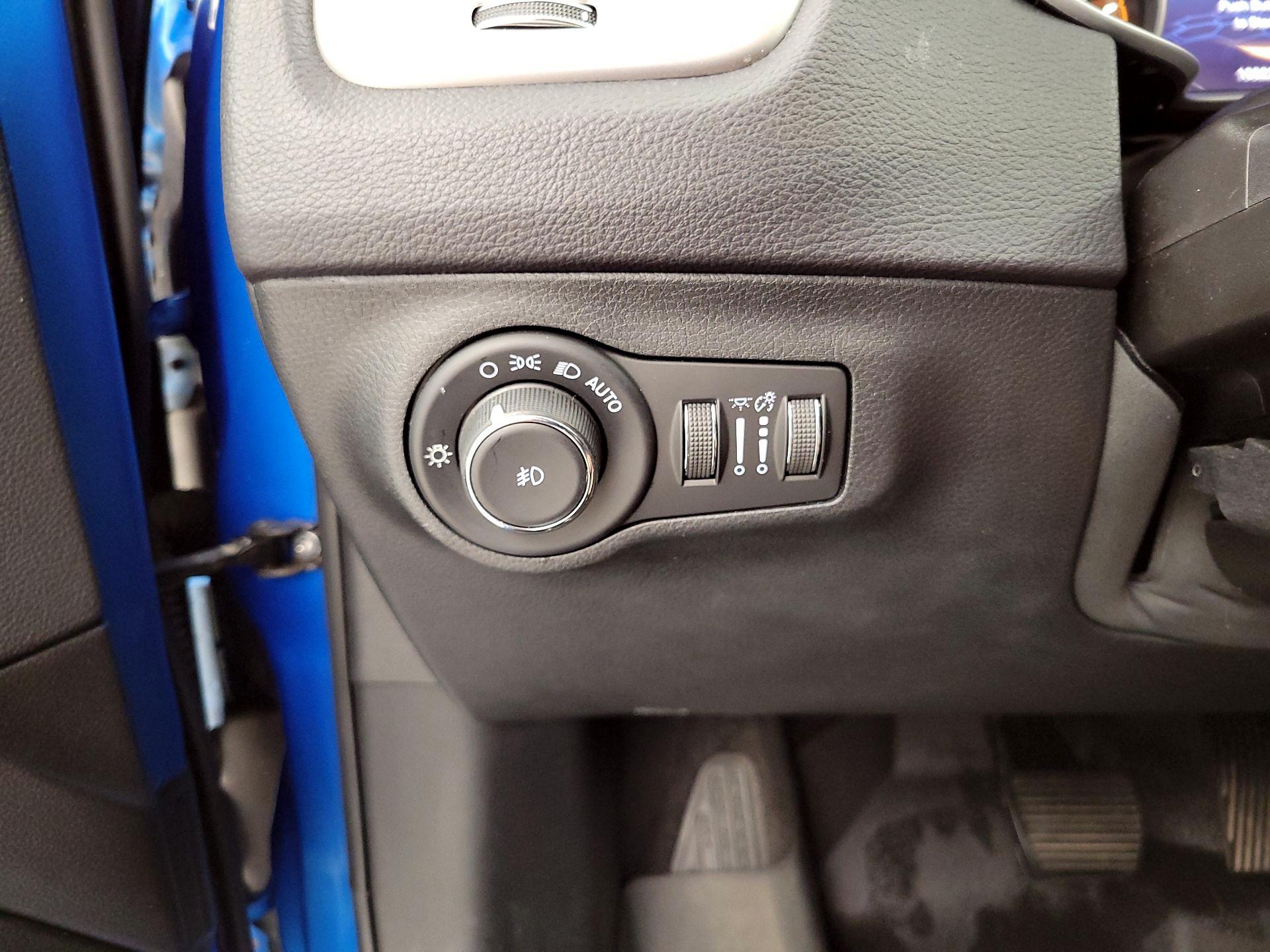Thumbnail: 2018 Jeep Compass - 13