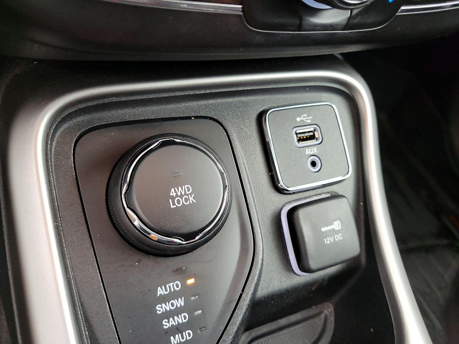 Thumbnail: 2018 Jeep Compass - 18