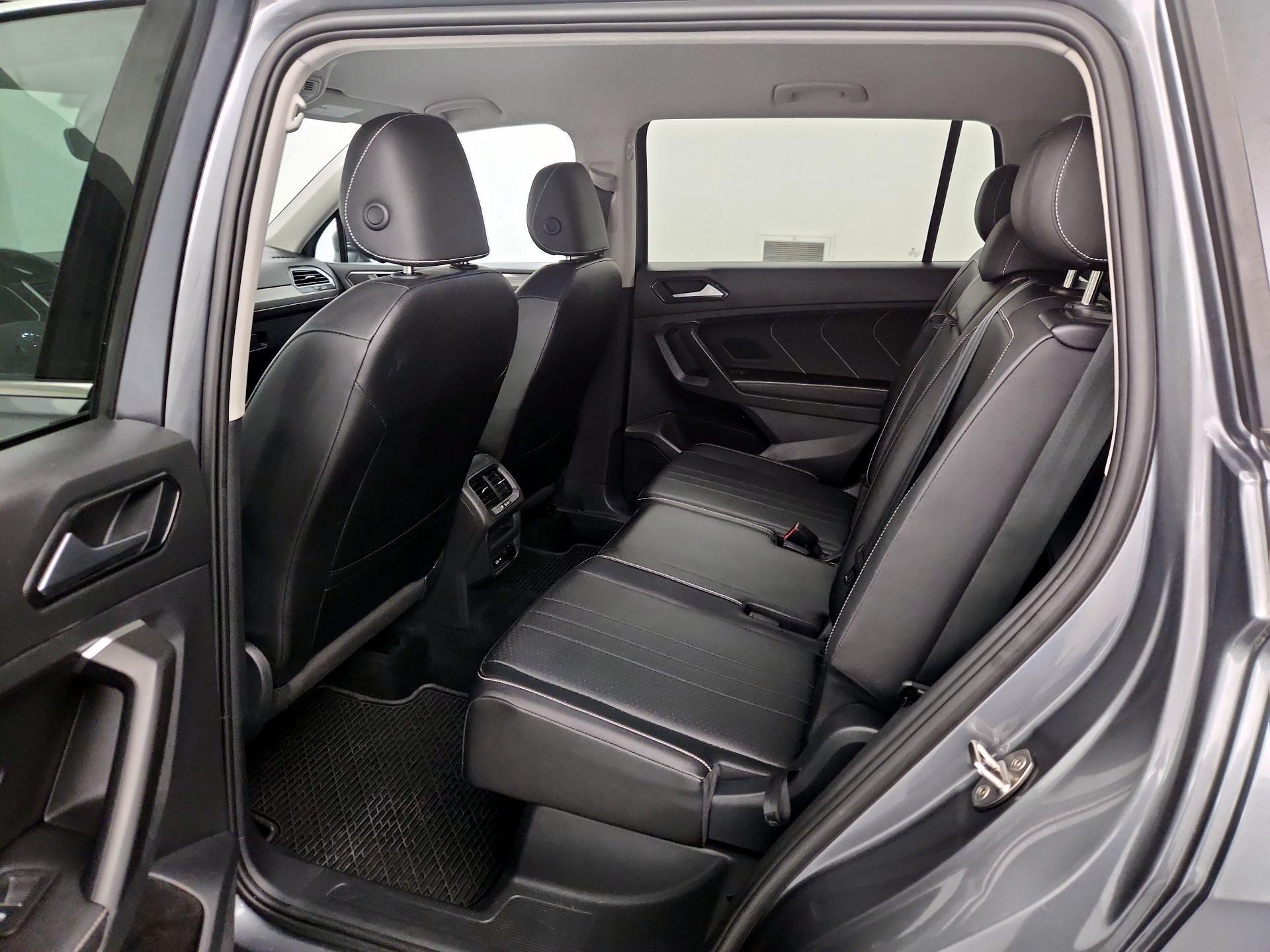 Thumbnail: 2023 Volkswagen Tiguan - 19