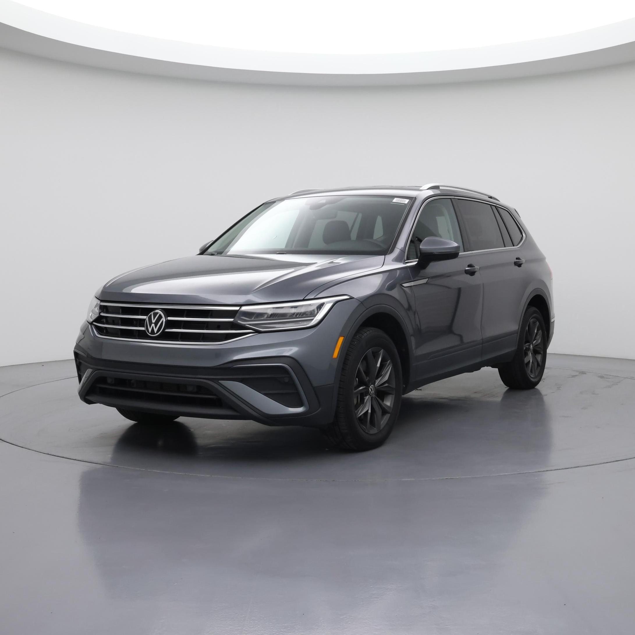 Thumbnail: 2023 Volkswagen Tiguan - 4