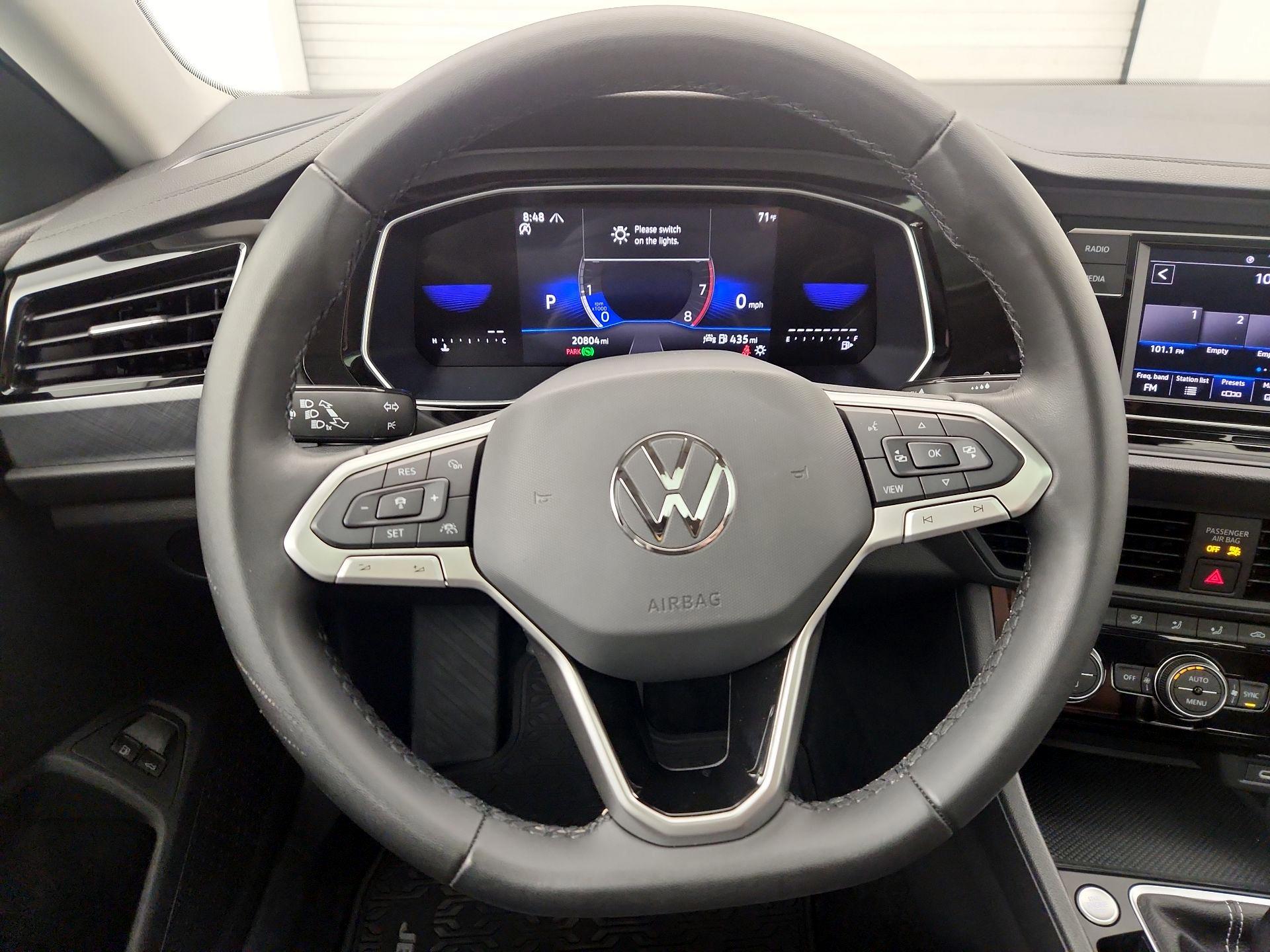 Thumbnail: 2024 Volkswagen Jetta - 10