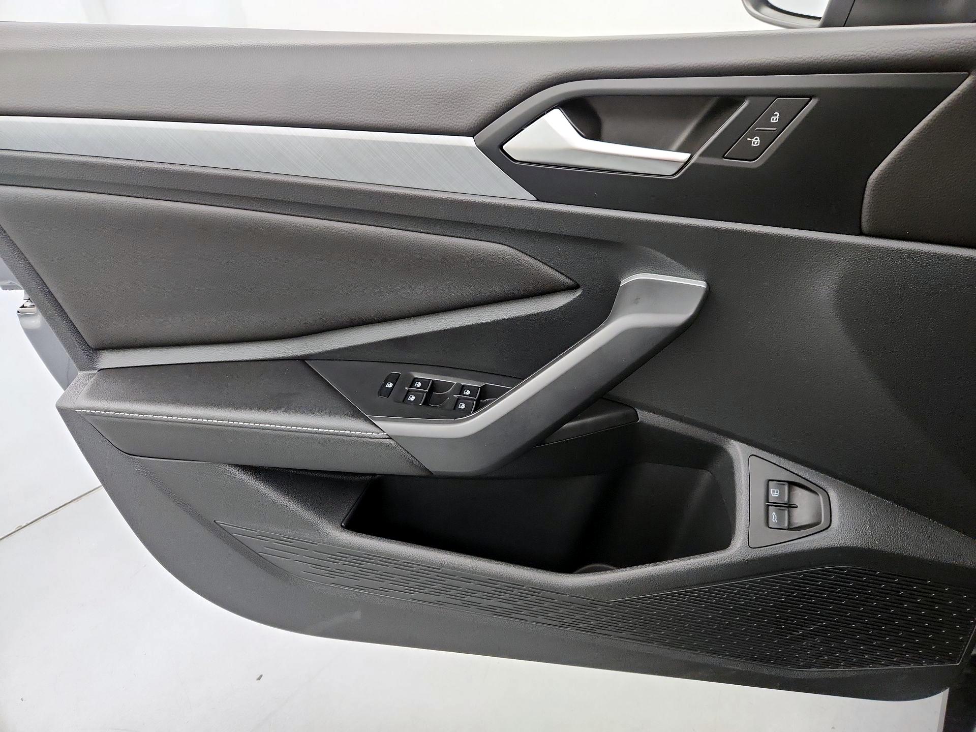Thumbnail: 2024 Volkswagen Jetta - 12