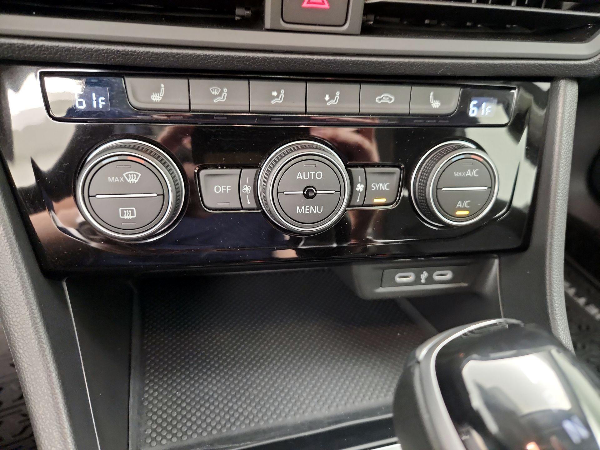 Thumbnail: 2024 Volkswagen Jetta - 16