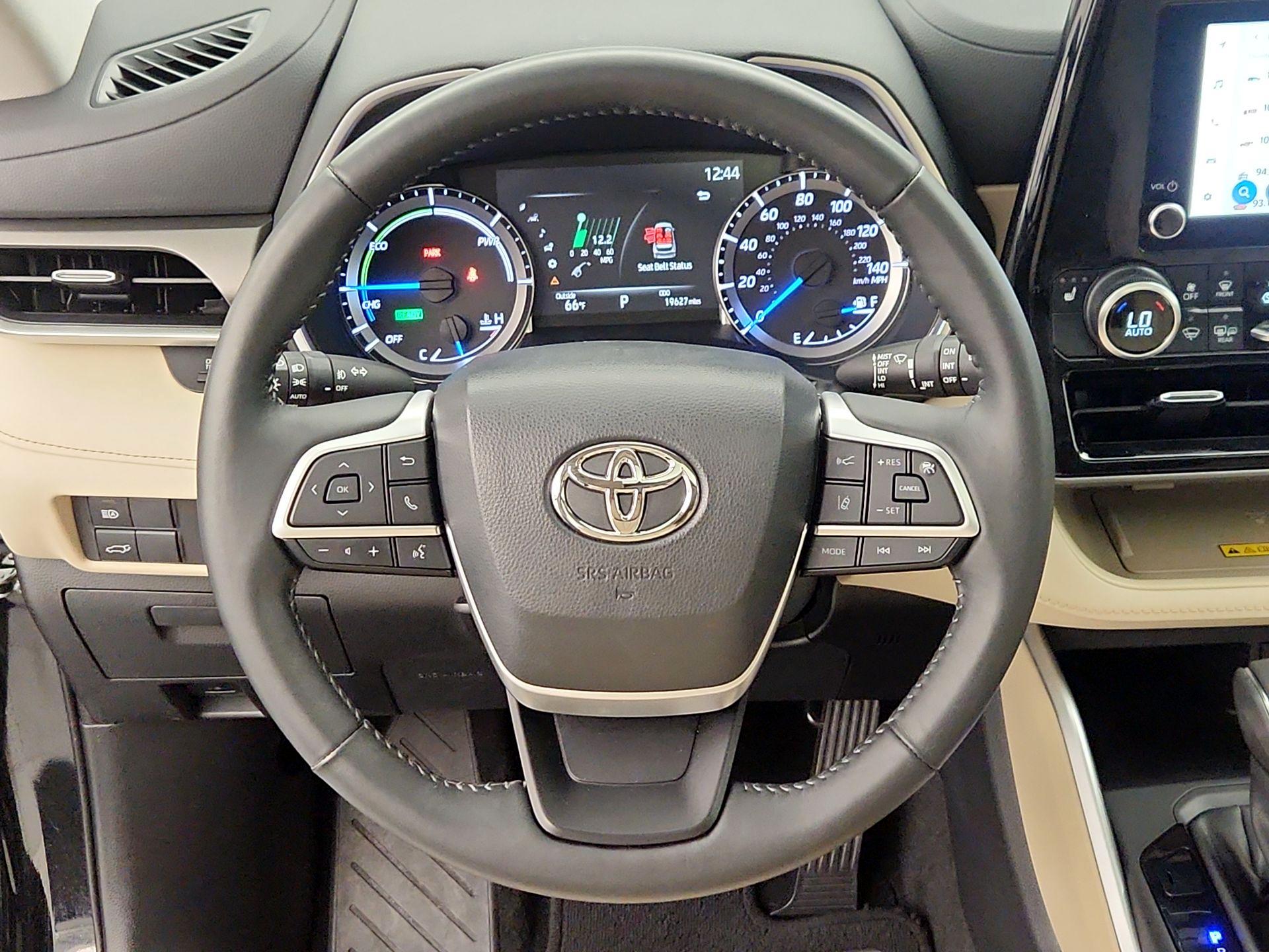 Thumbnail: 2023 Toyota Highlander - 10