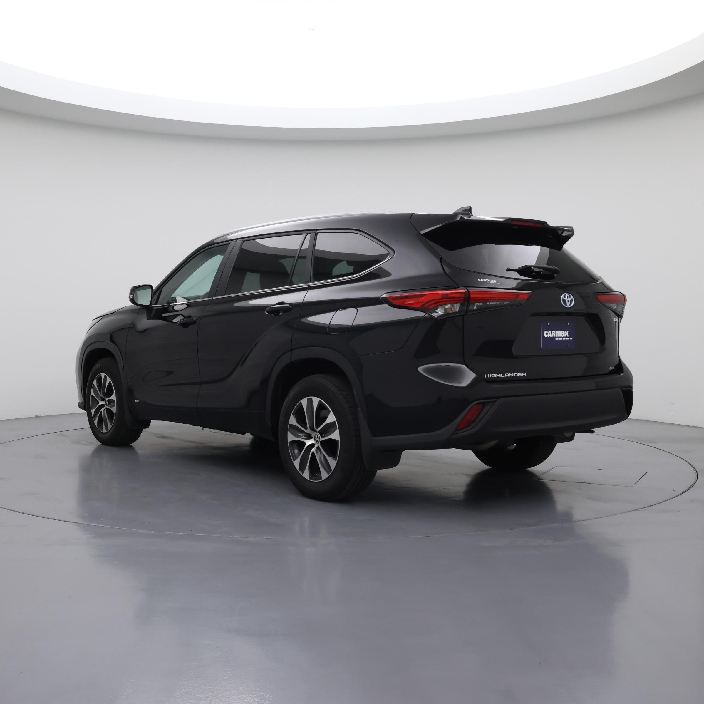 Thumbnail: 2023 Toyota Highlander - 2