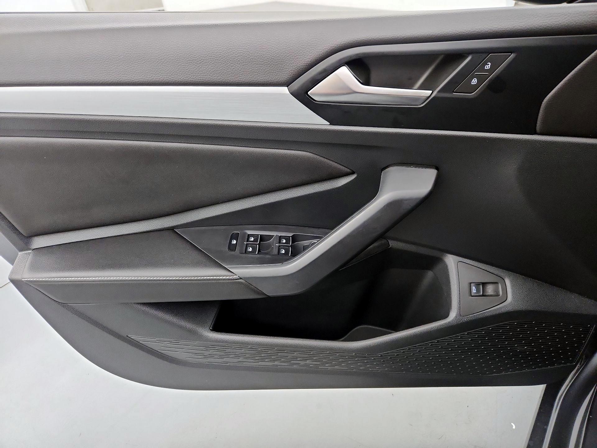 Thumbnail: 2025 Volkswagen Jetta - 12