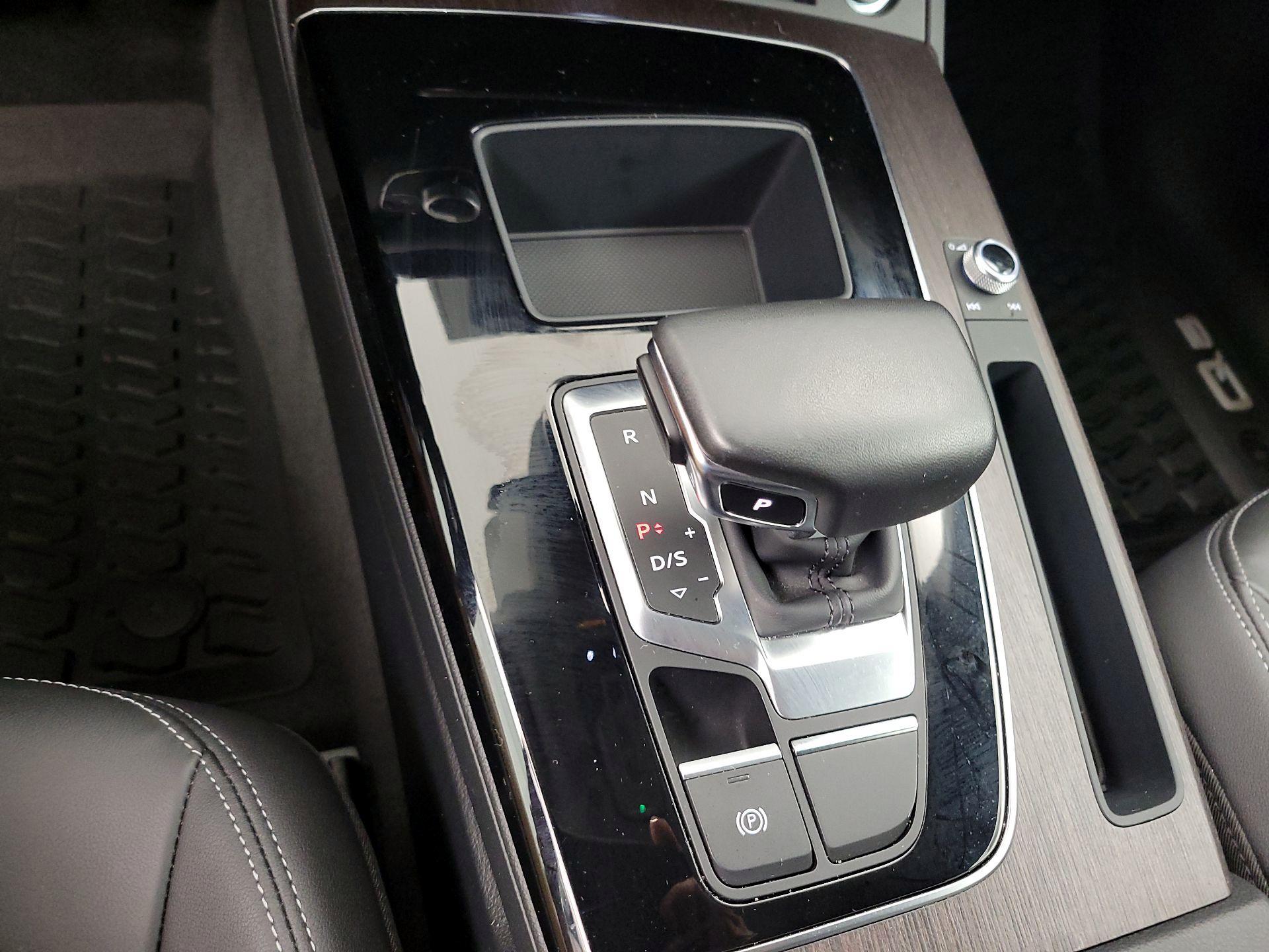 Thumbnail: 2023 Audi Q5 - 17