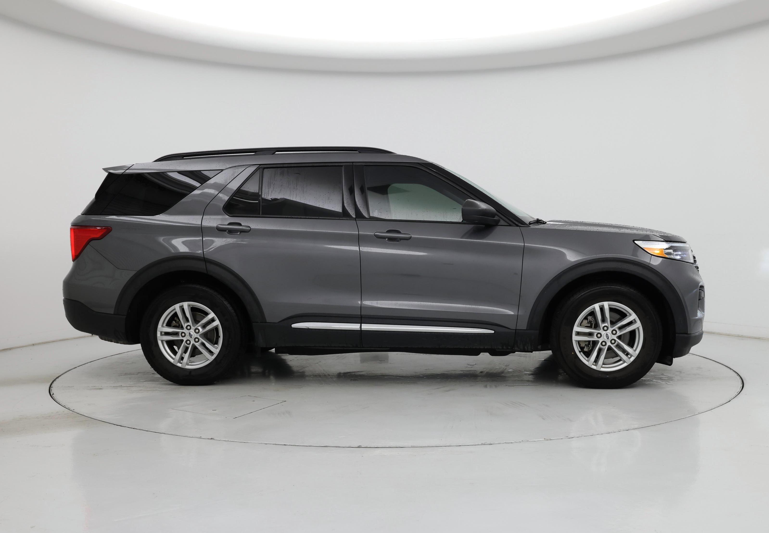 Thumbnail: 2021 Ford Explorer - 7