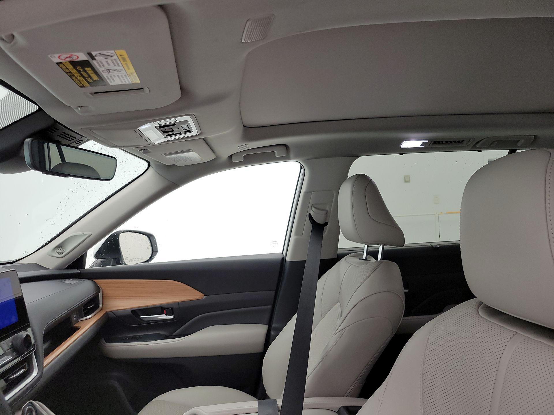 Thumbnail: 2025 Toyota Highlander - 19