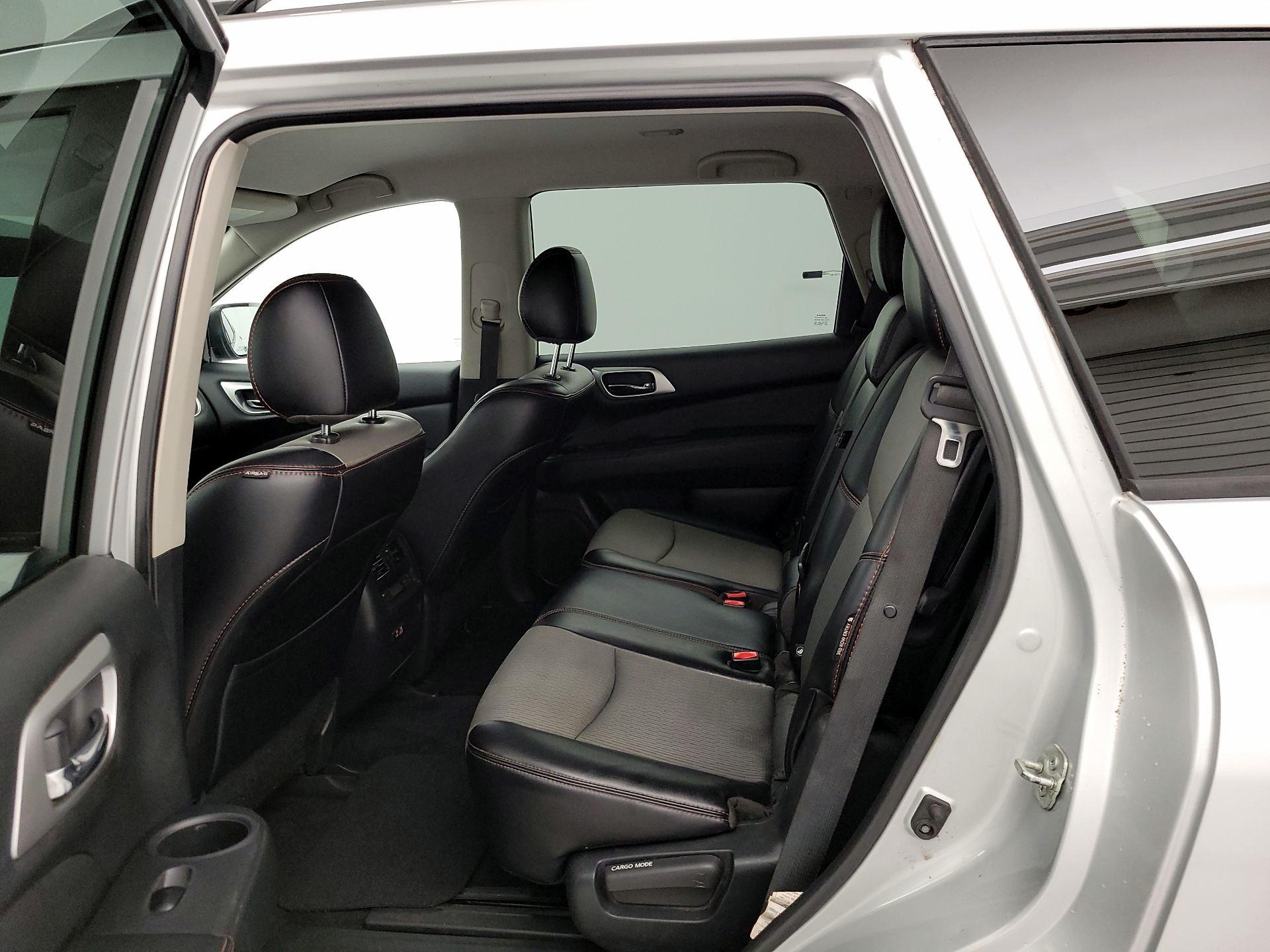 Thumbnail: 2020 Nissan Pathfinder - 19