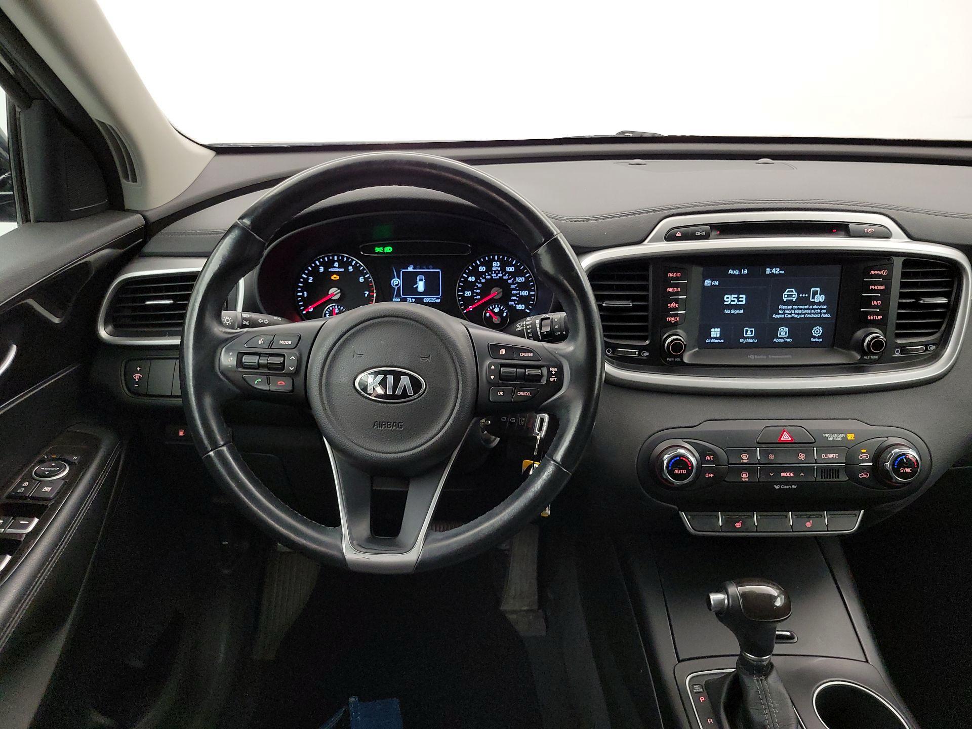 Thumbnail: 2017 Kia Sorento - 10