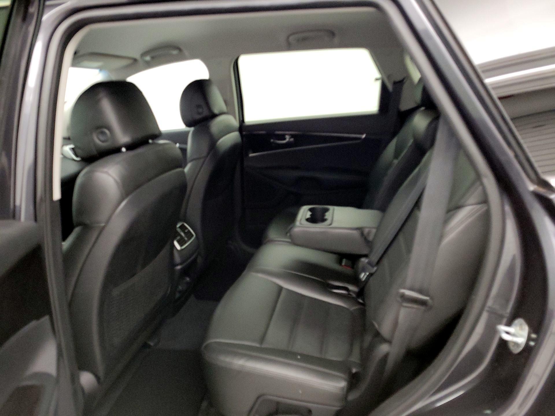 Thumbnail: 2017 Kia Sorento - 19