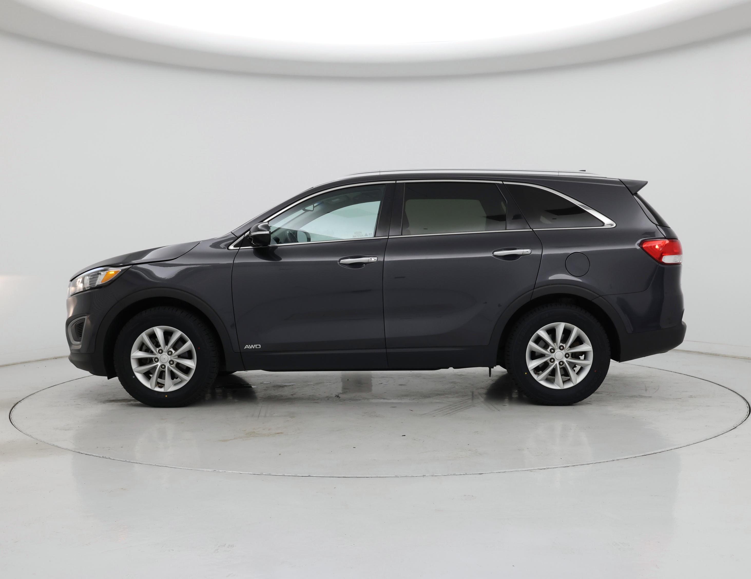 Thumbnail: 2017 Kia Sorento - 3