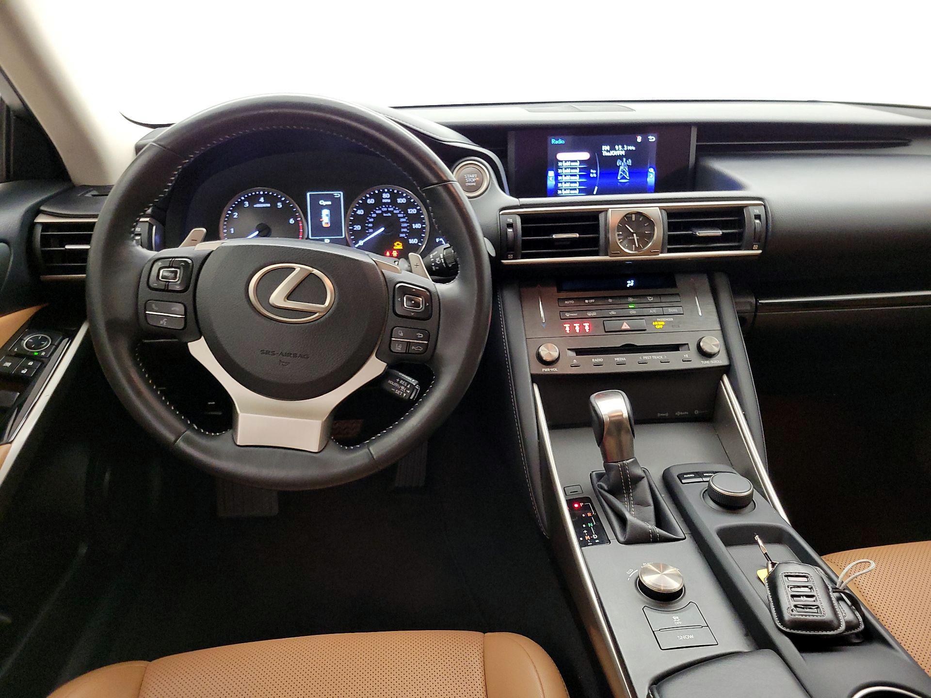Thumbnail: 2019 Lexus IS - 10